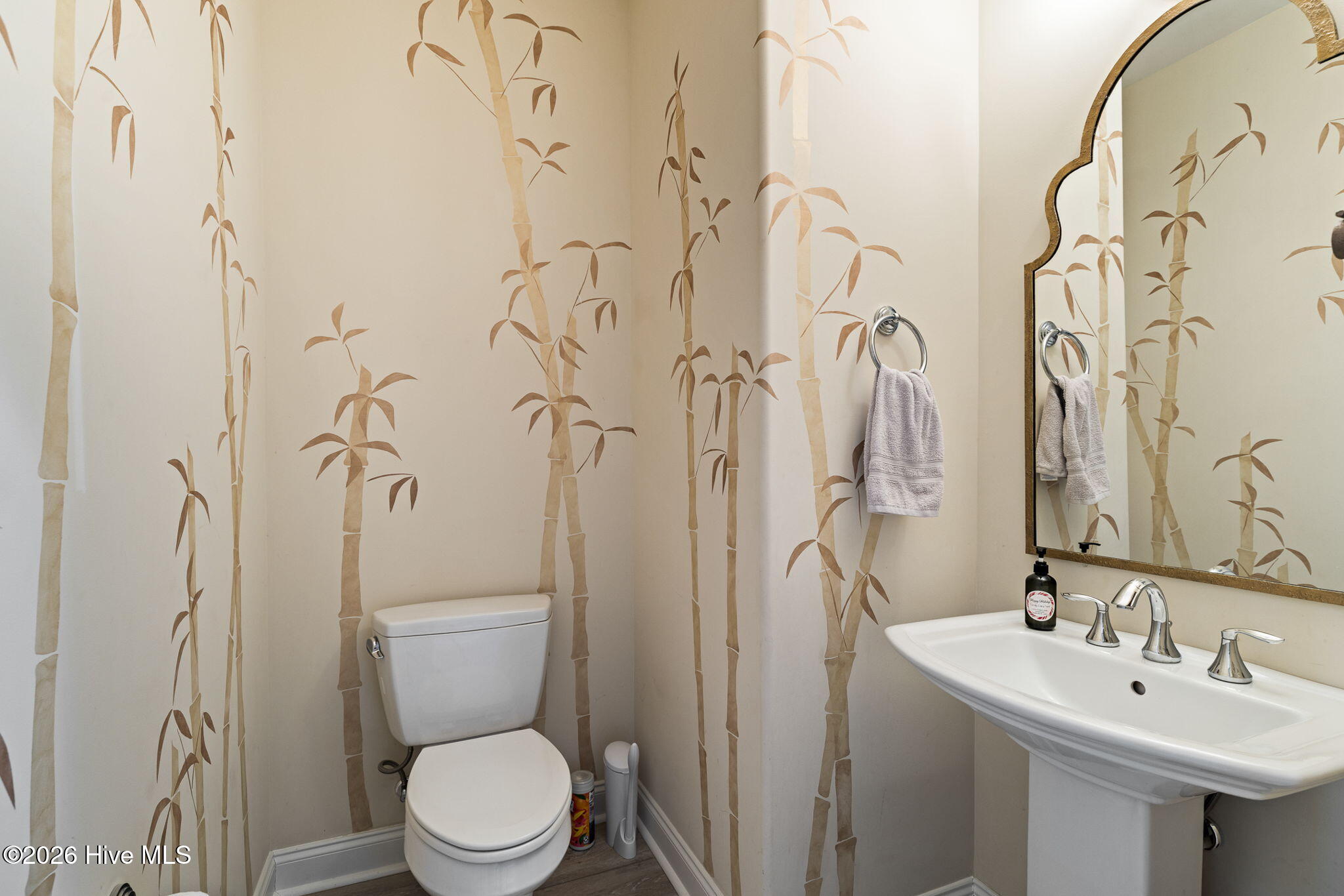 100551308 | Photo 18