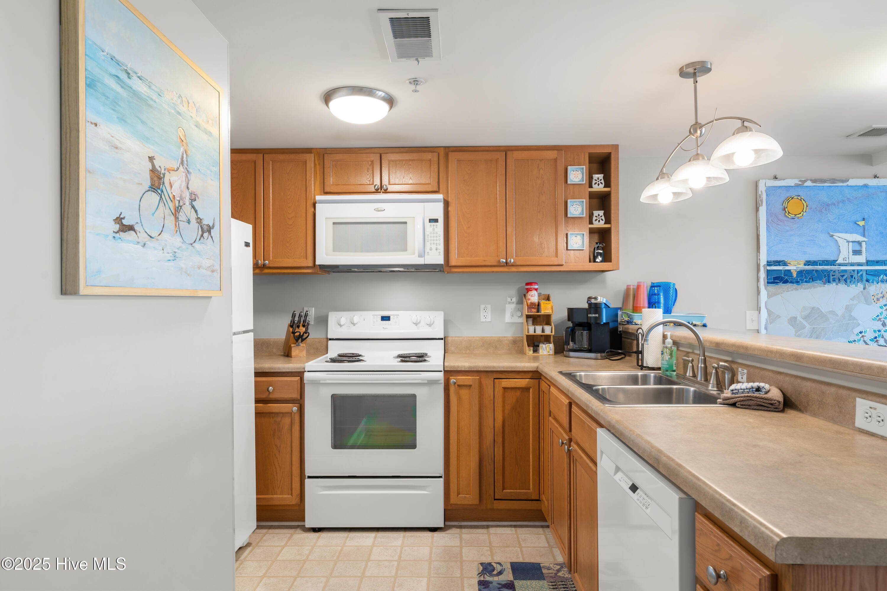 100562977 | Photo 22