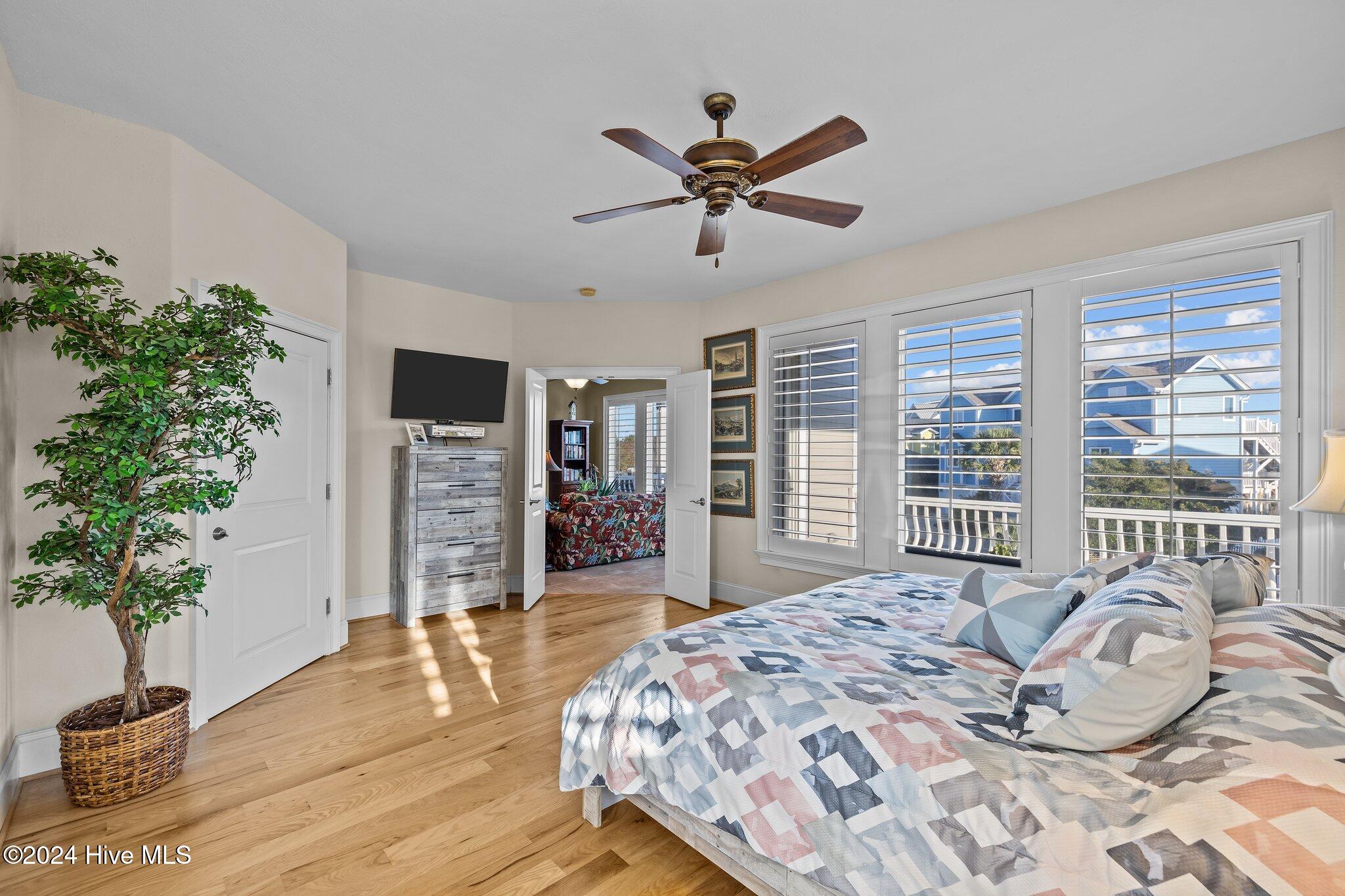 100476259 | Photo 32