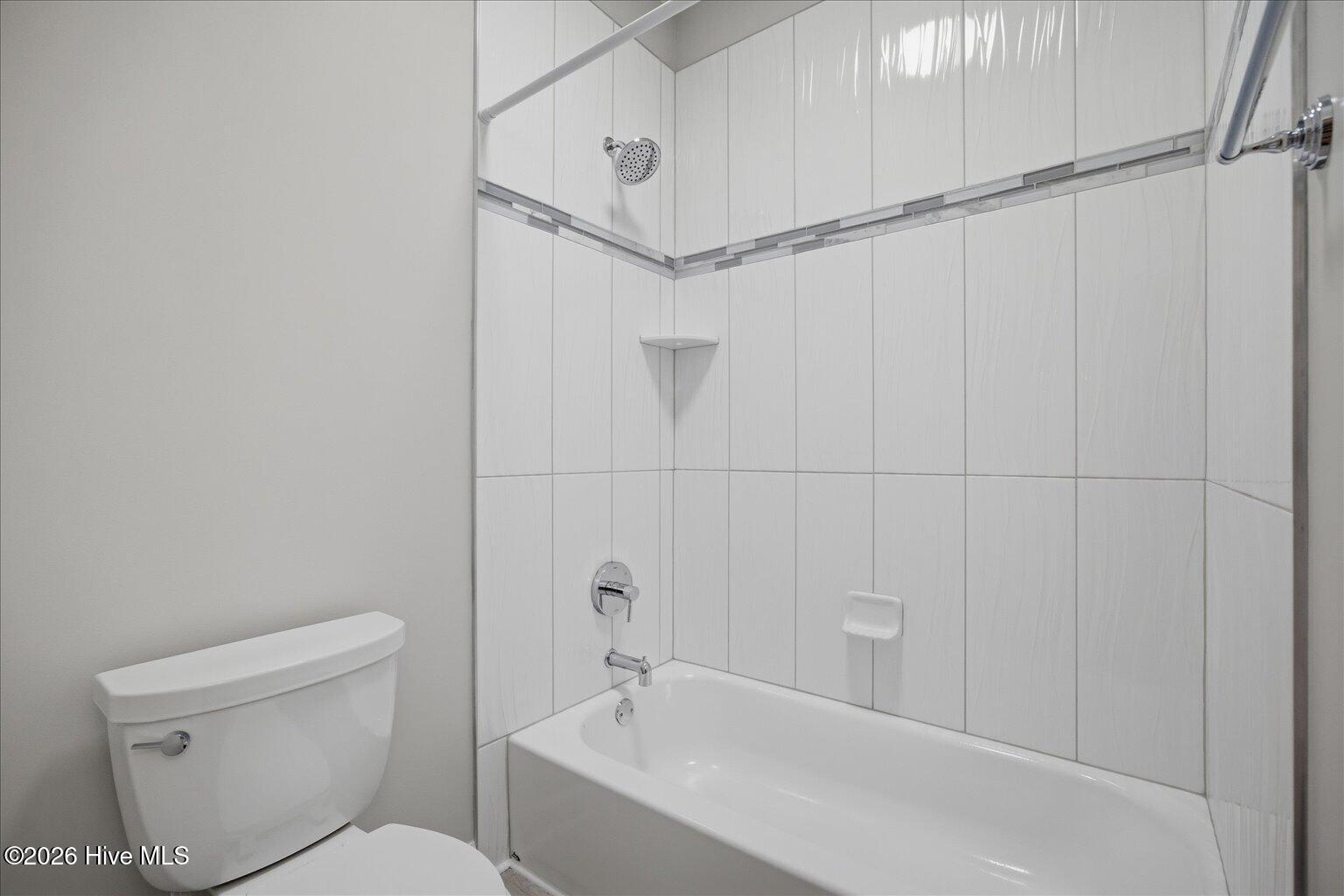 100568811 | Photo 33