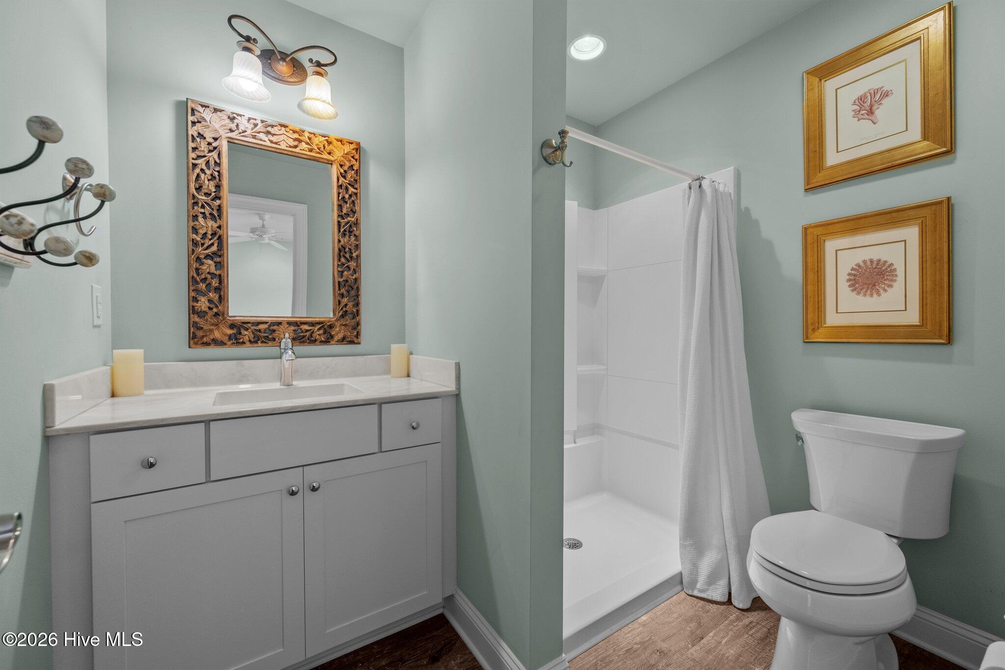 100548850 | Photo 25