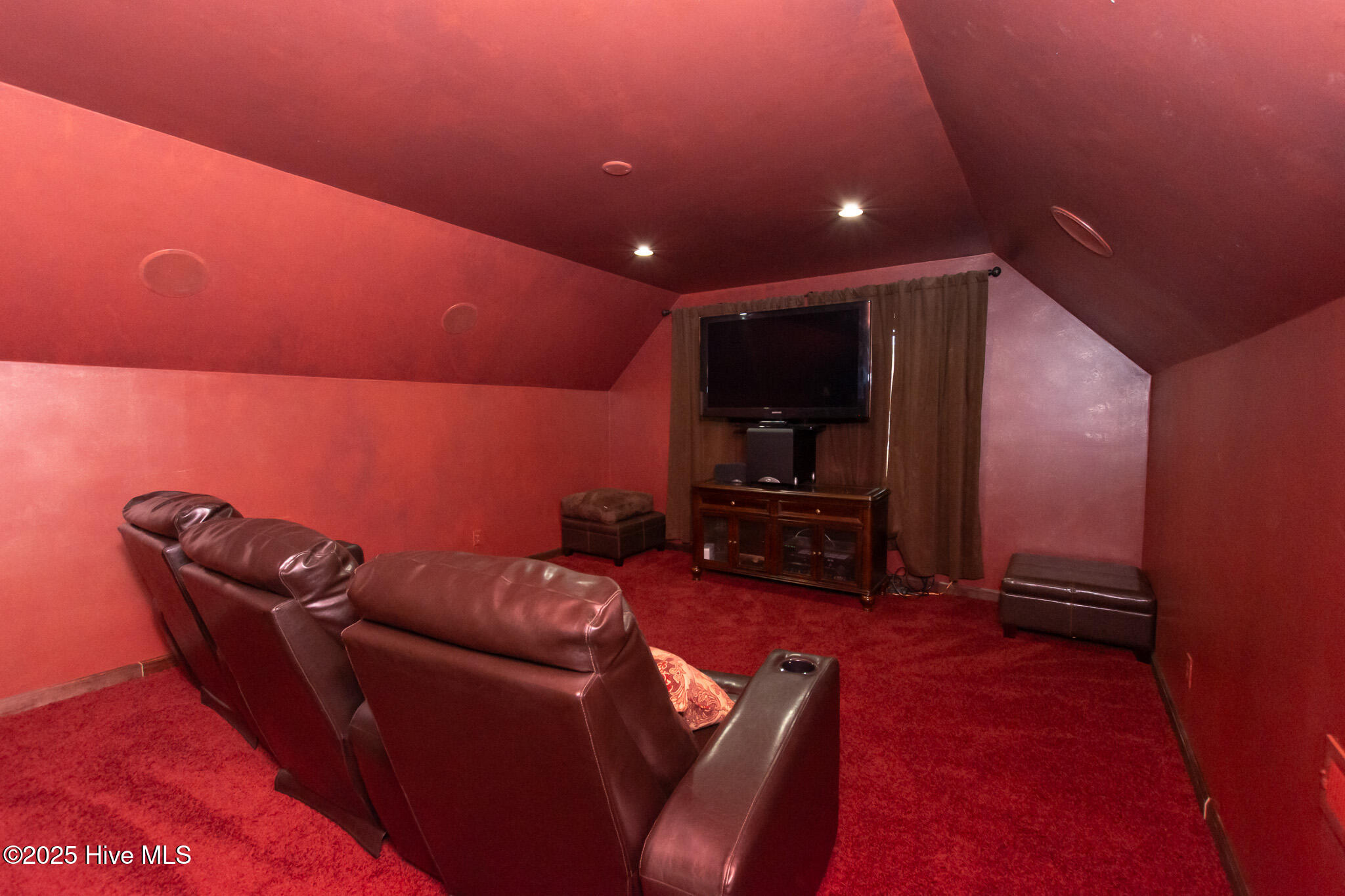 100529268 | Photo 51