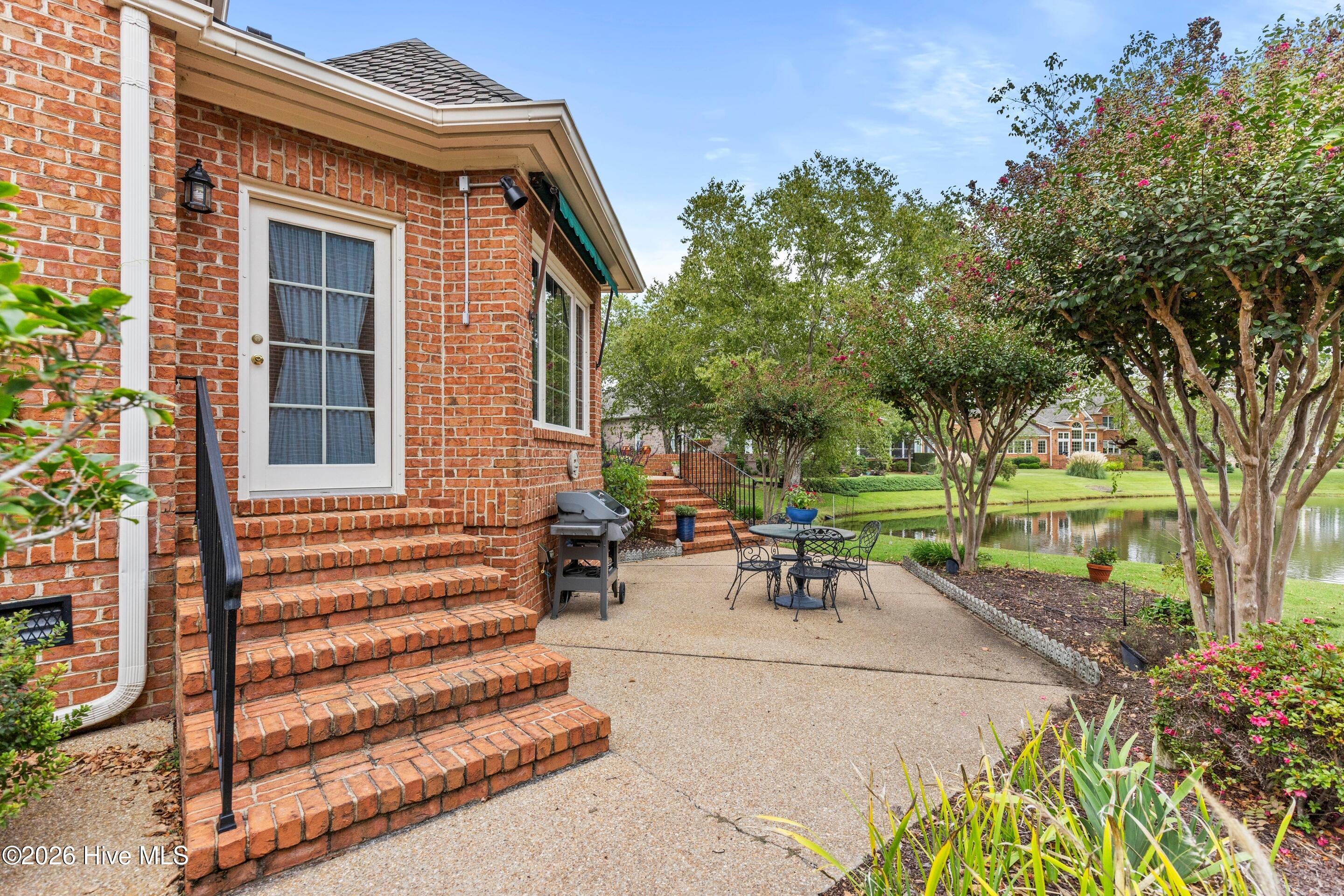 100562190 | Photo 13