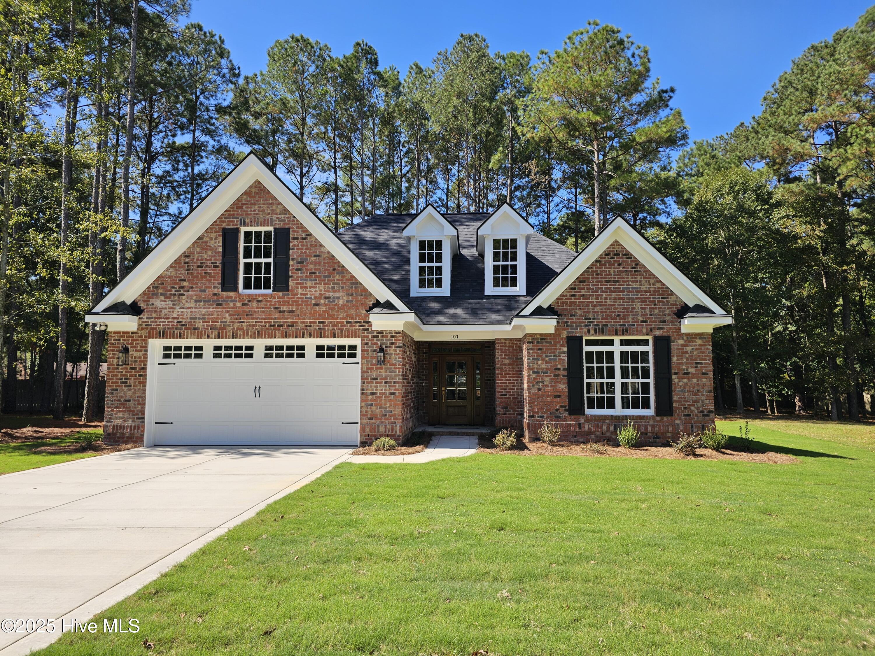 Homes for sale in Clinton, NC | 107 Village Cir, Clinton, NC 28328 | MLS# 100534661