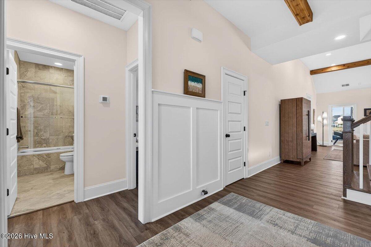 100548349 | Photo 48