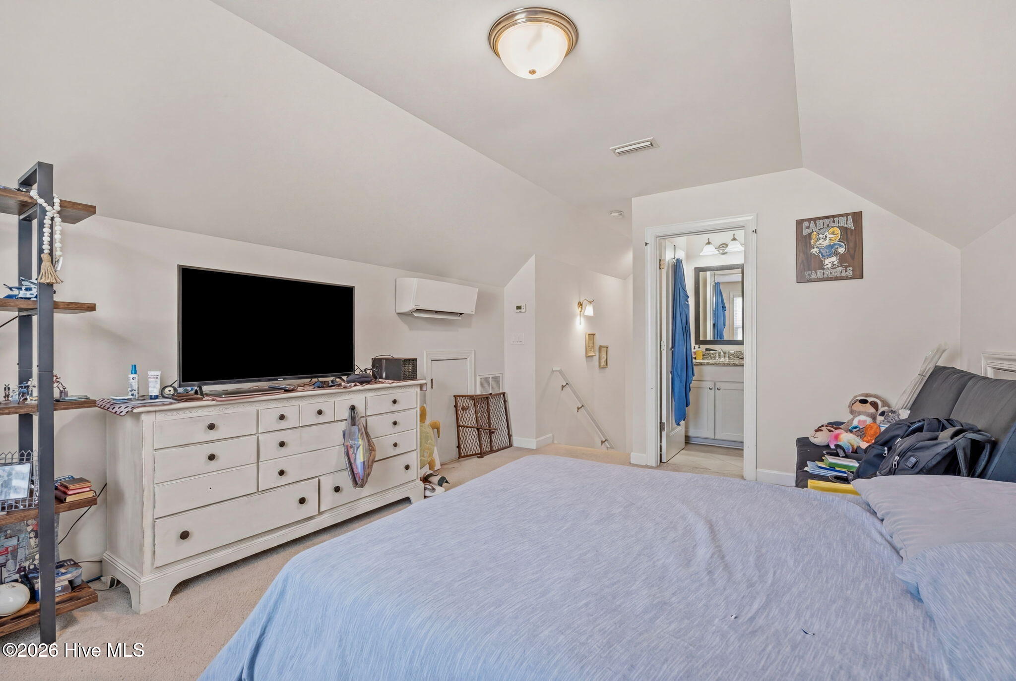 100567618 | Photo 28