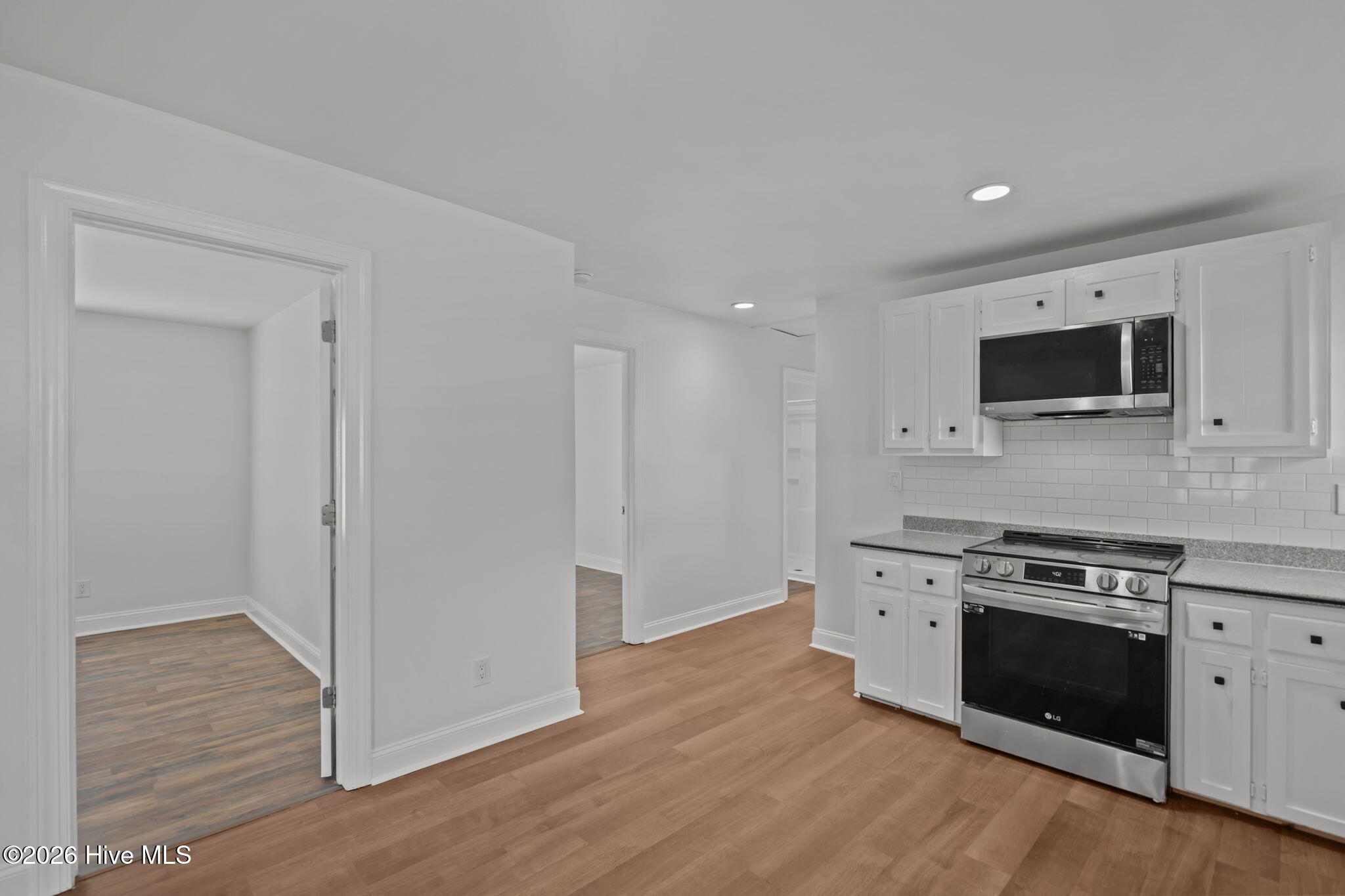 100555774 | Photo 21