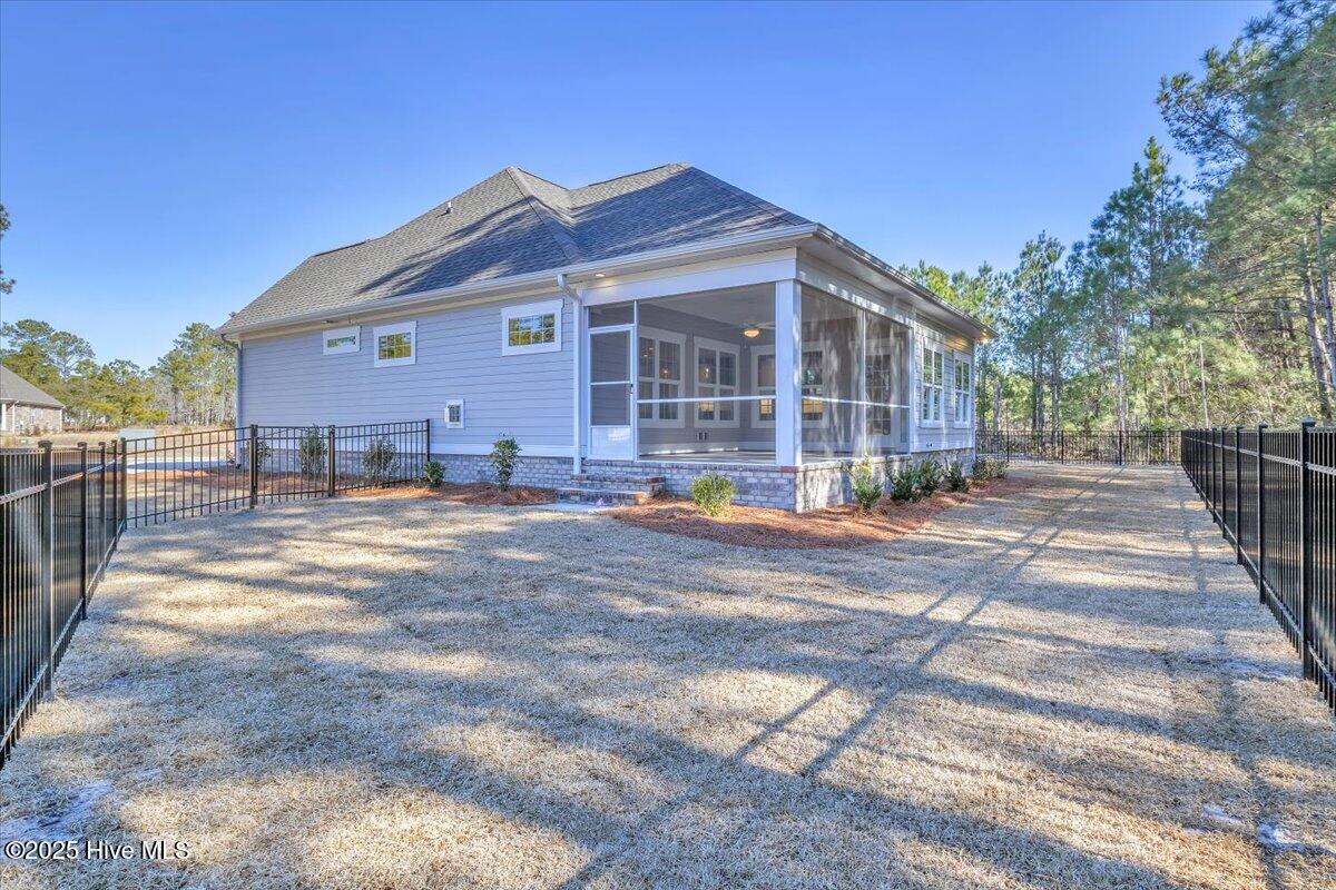 100451885 | Photo 54