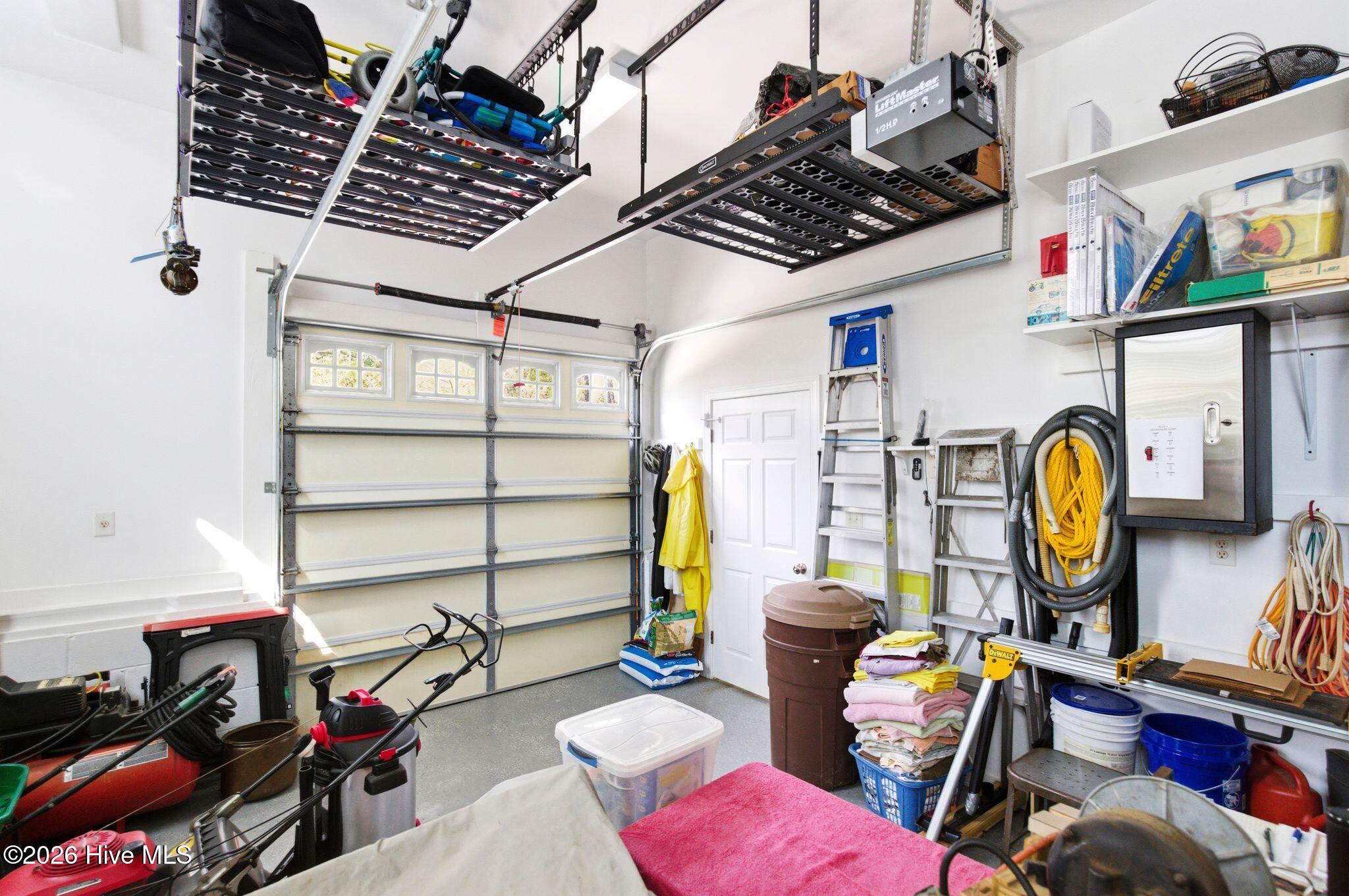 100564231 | Photo 55