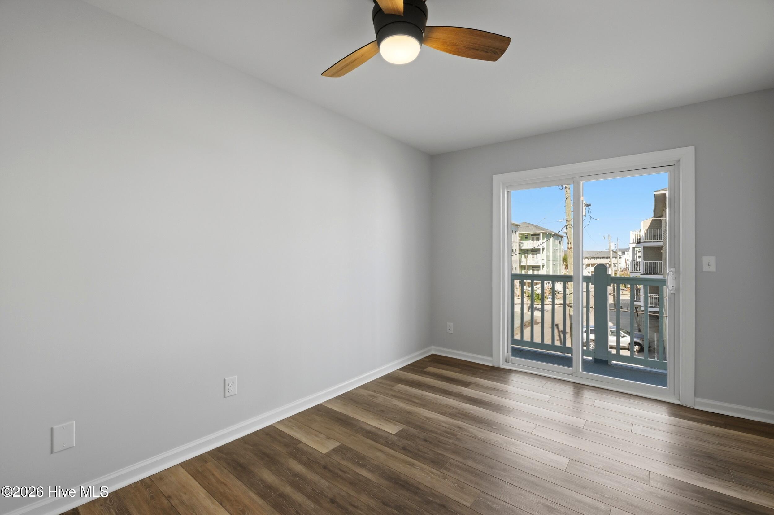 100566140 | Photo 15