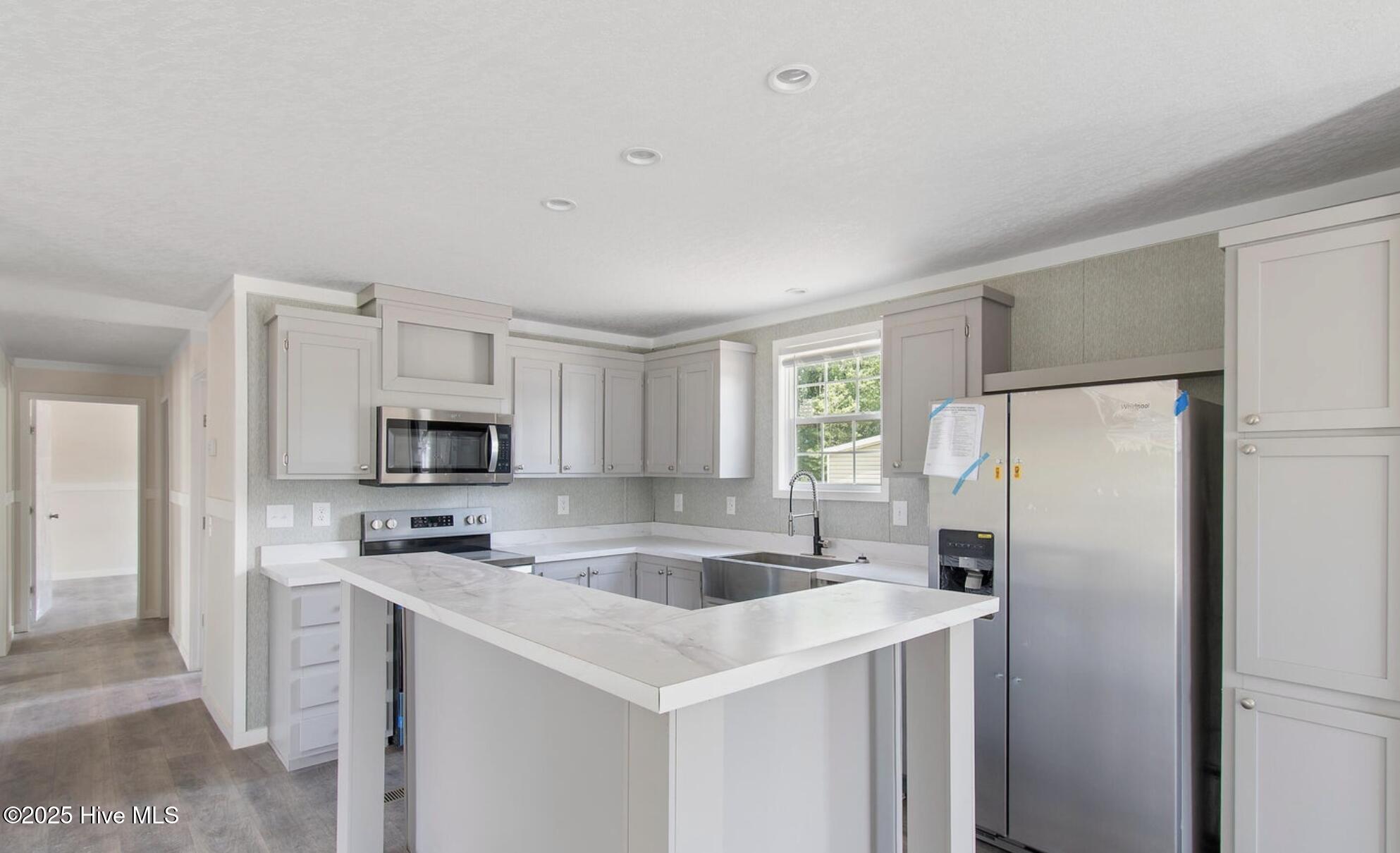 100541882 | Photo 19