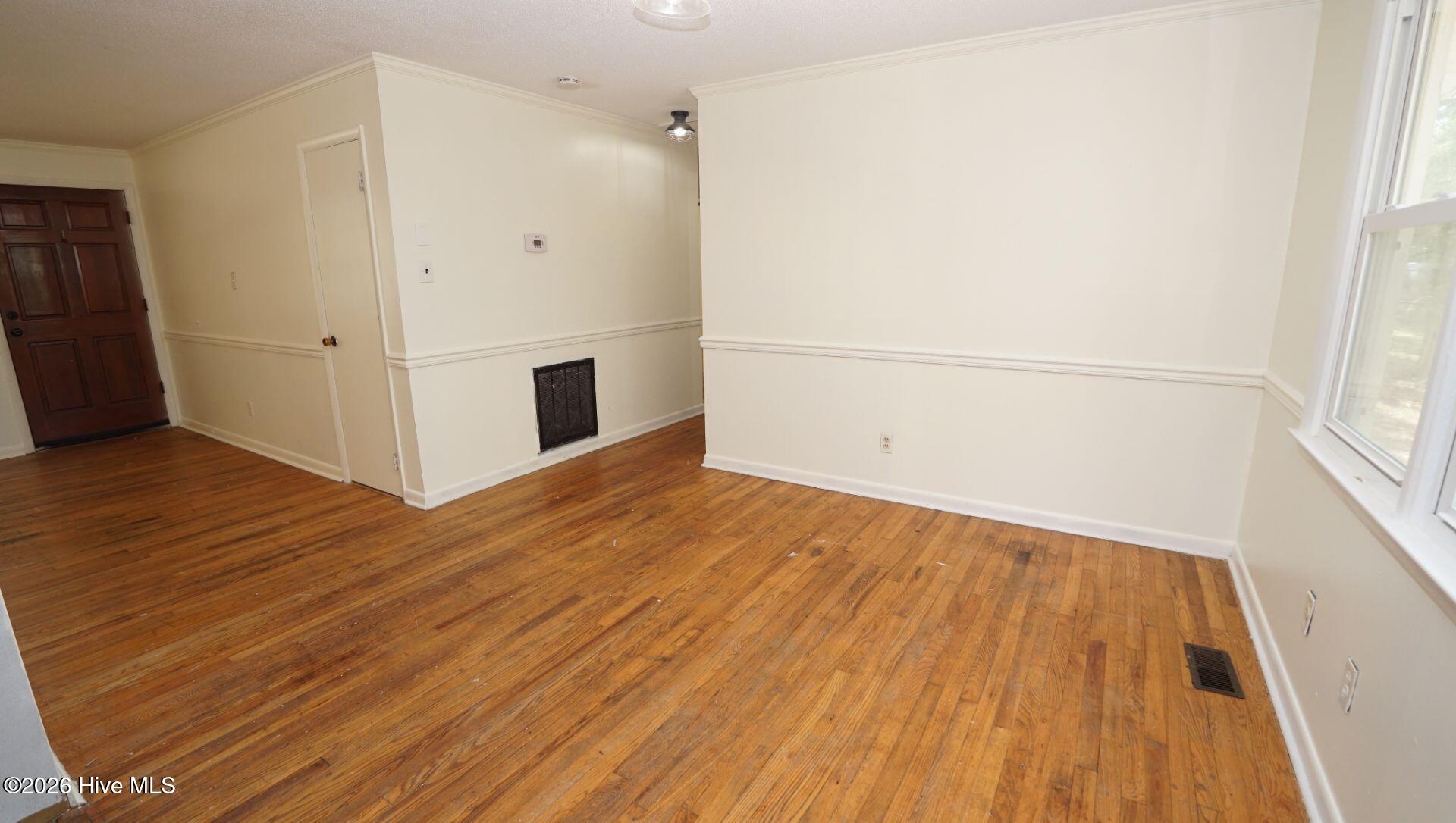 100566833 | Photo 10