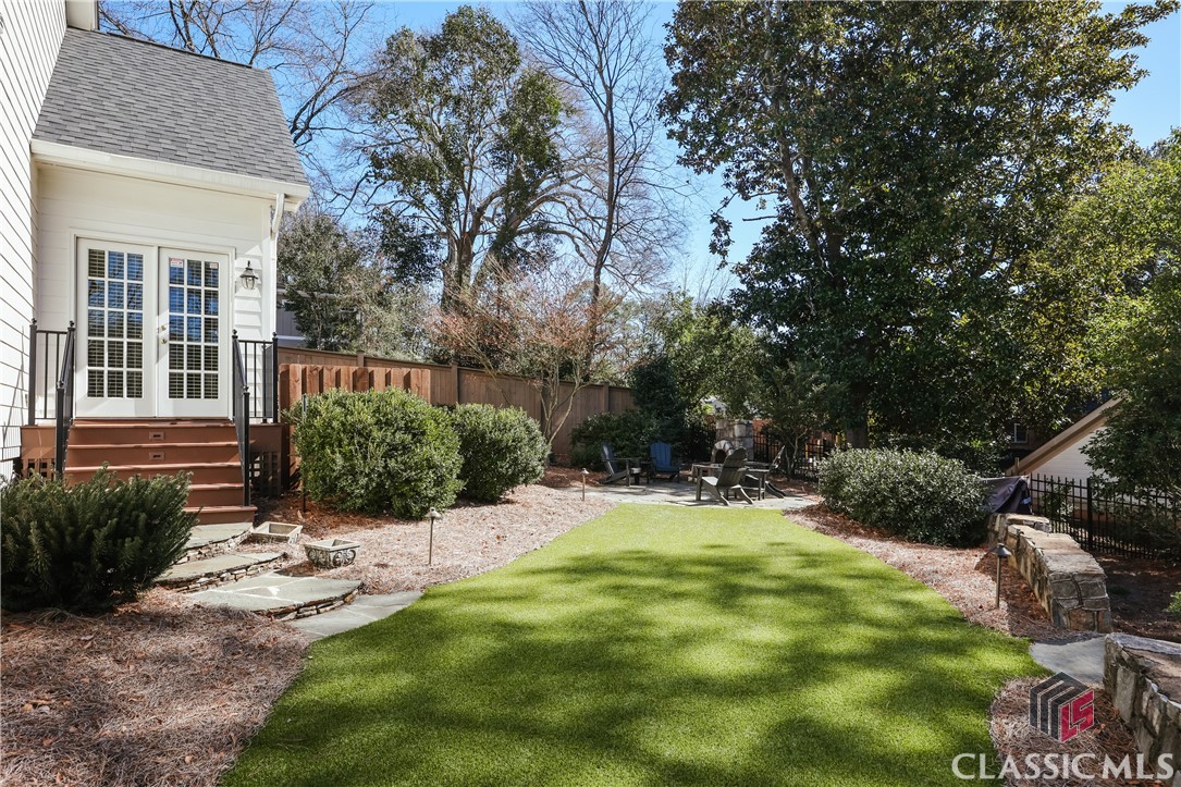 577 Cloverhurst Avenue W