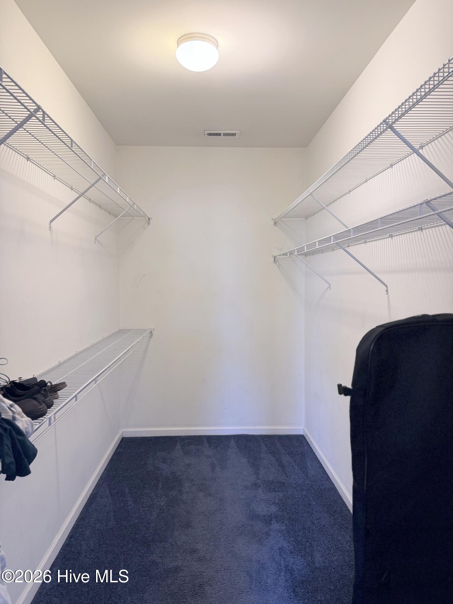 100547389 | Photo 21