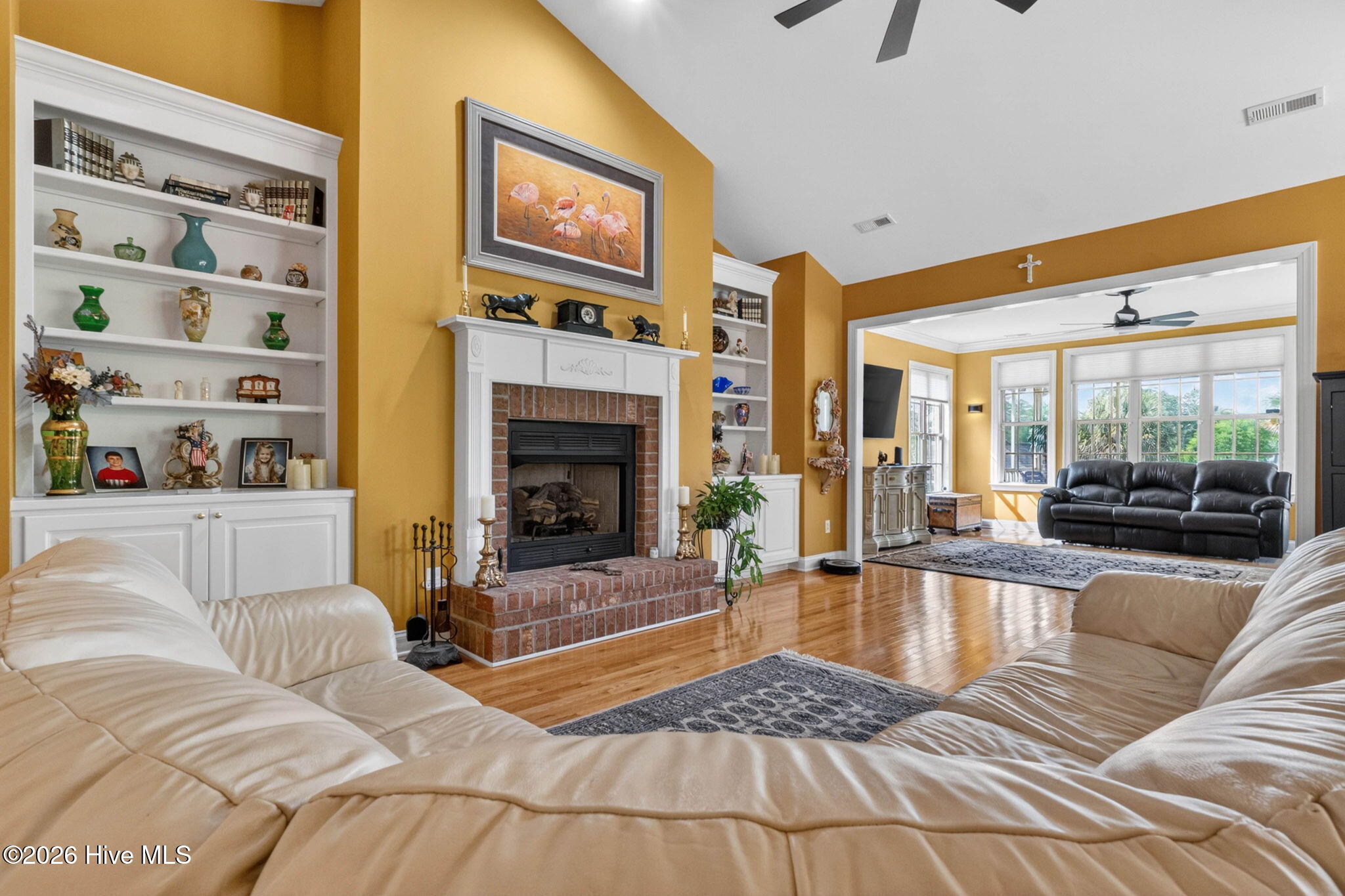 100569405 | Photo 14