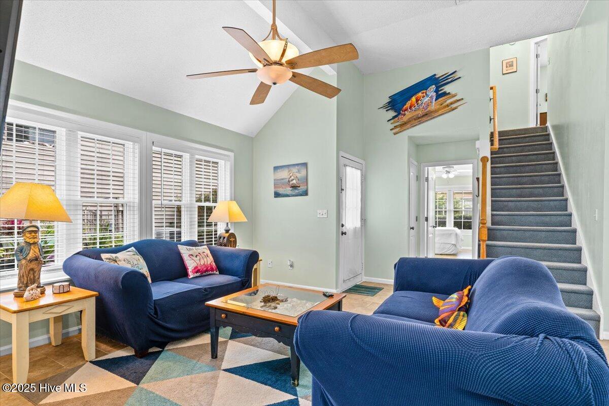 100557391 | Photo 16