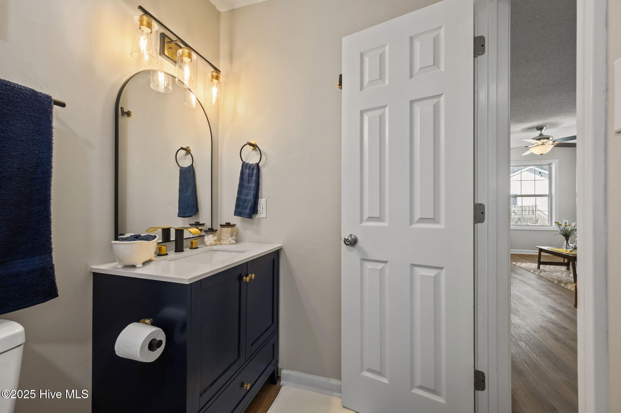 100539166 | Photo 27