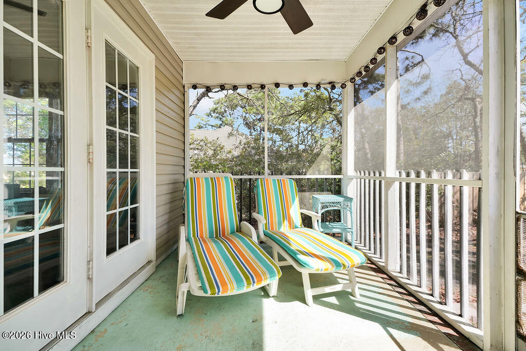 100560710 | Photo 18