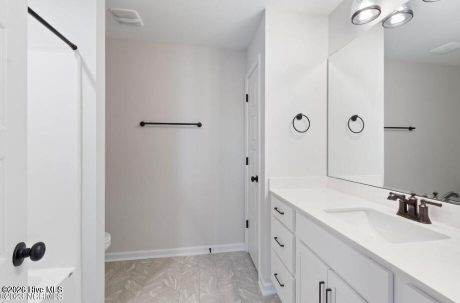 100570072 | Photo 14