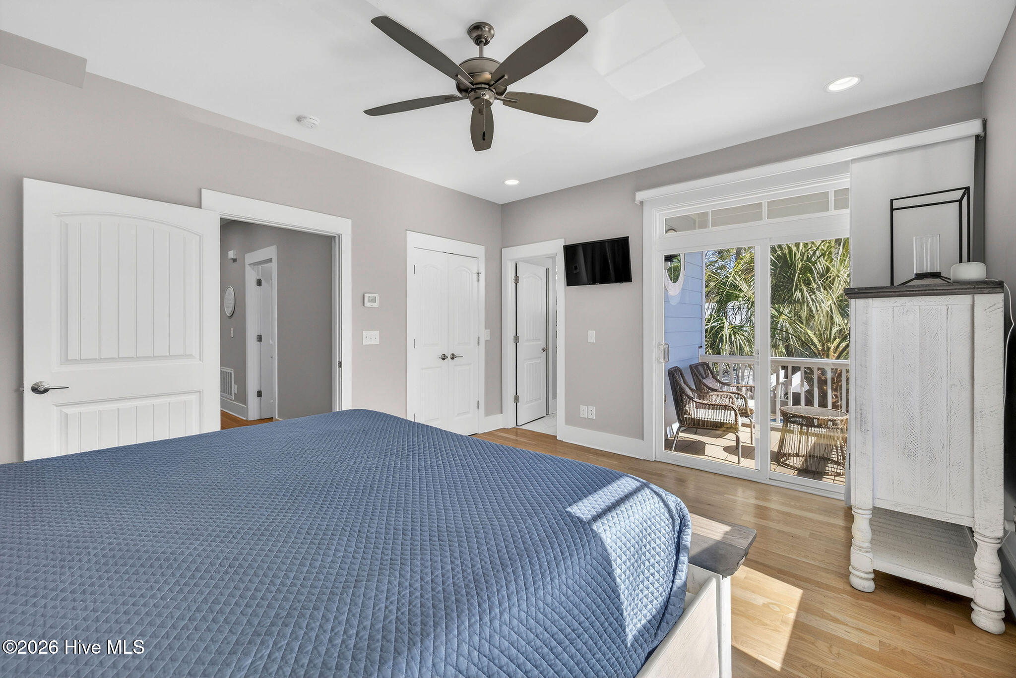 100555163 | Photo 31