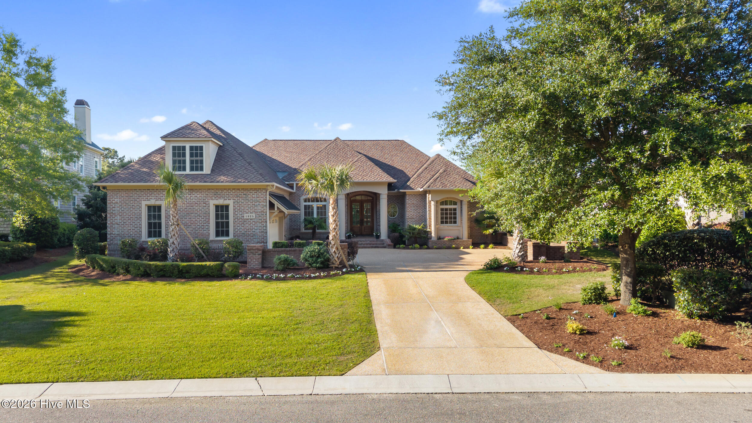 100567857 | Photo 61