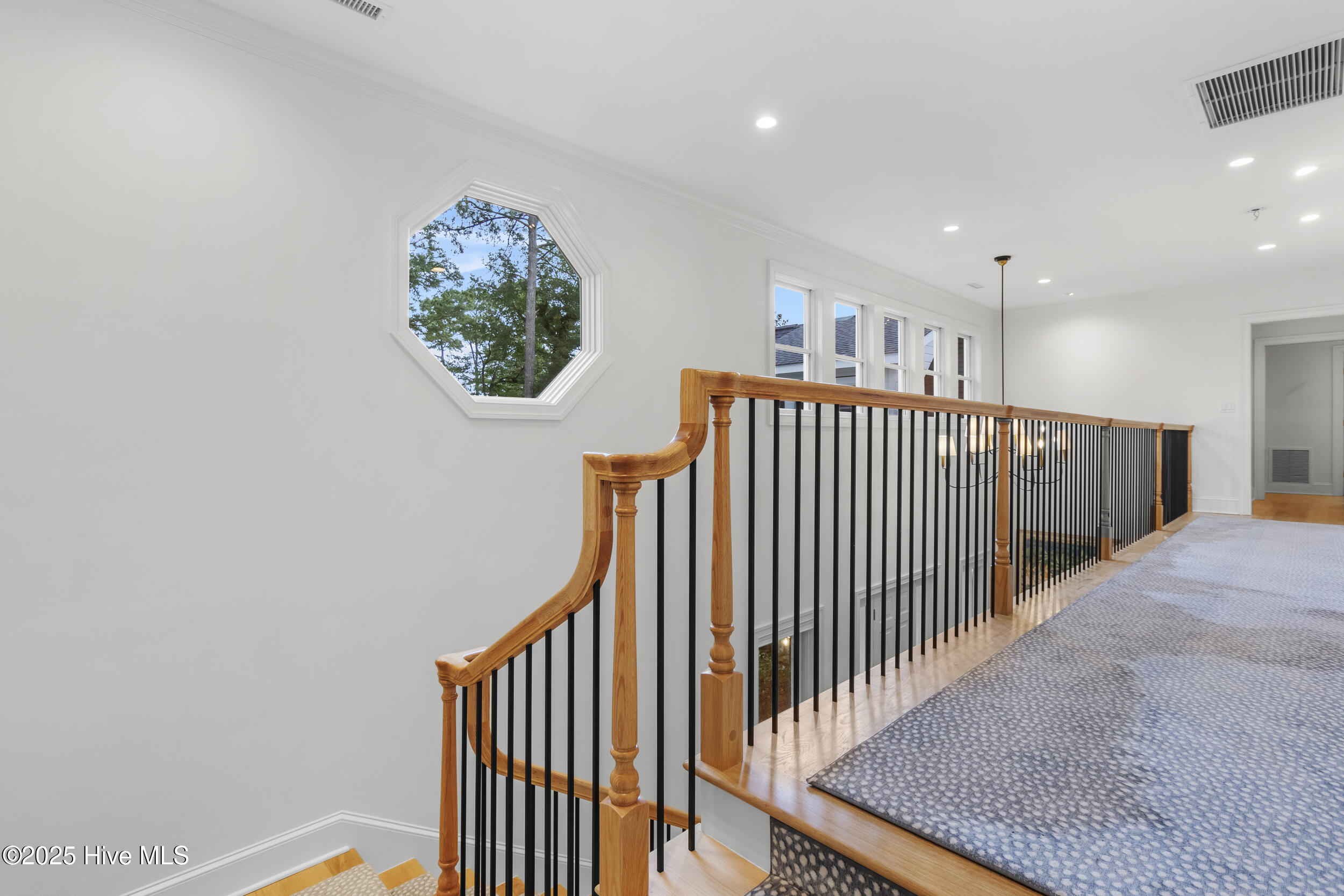 100534920 | Photo 41