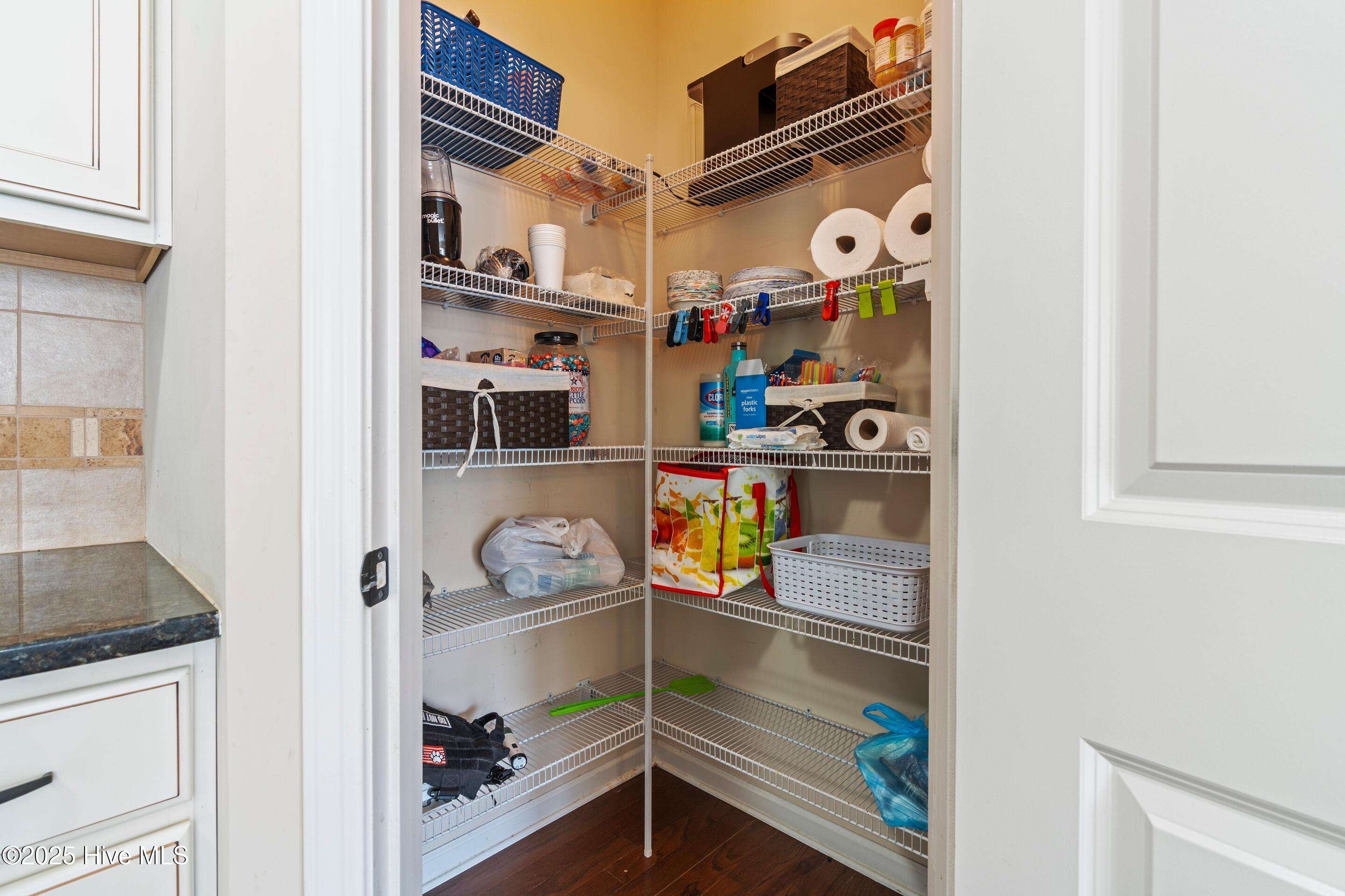 100522432 | Photo 31