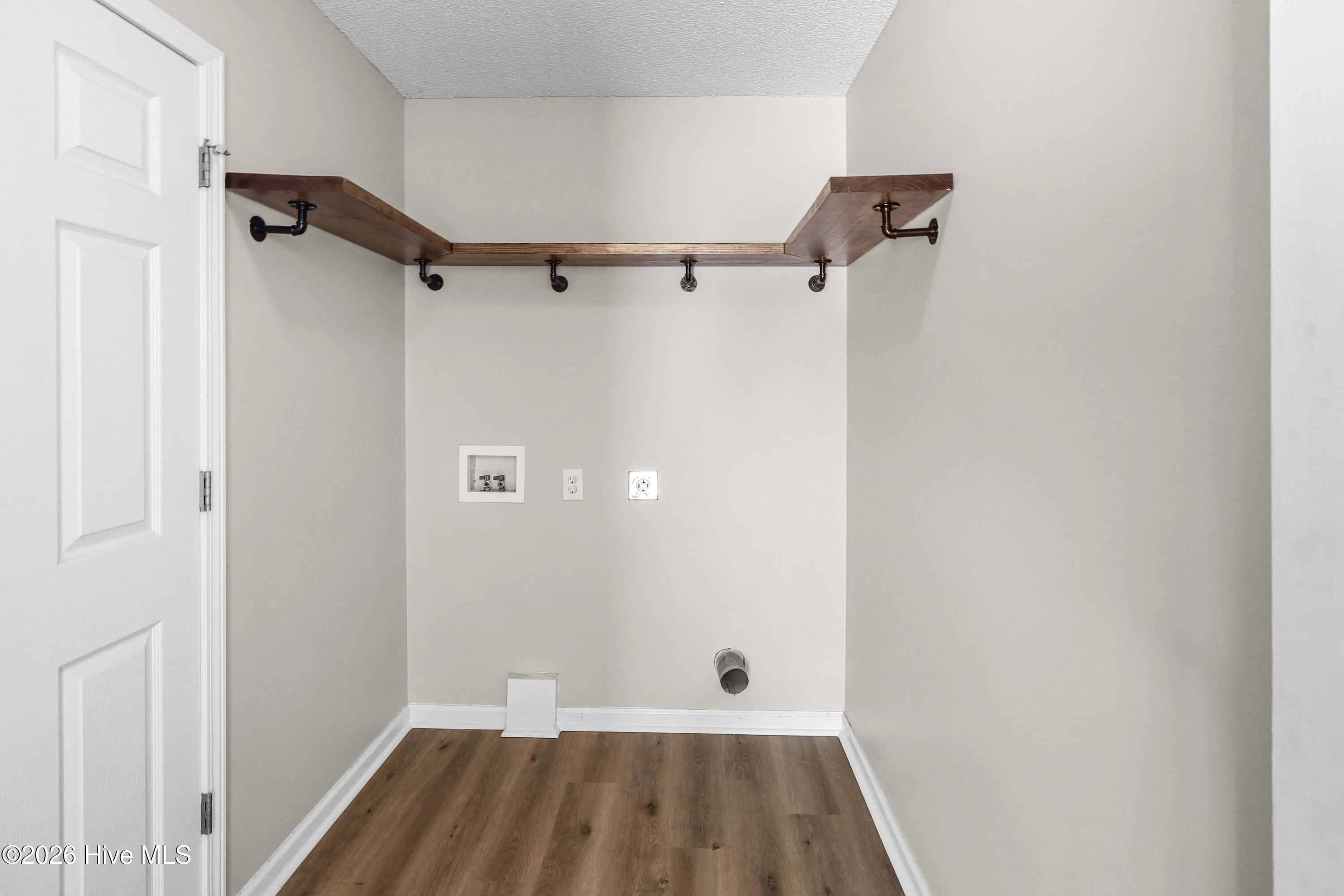 100554505 | Photo 19