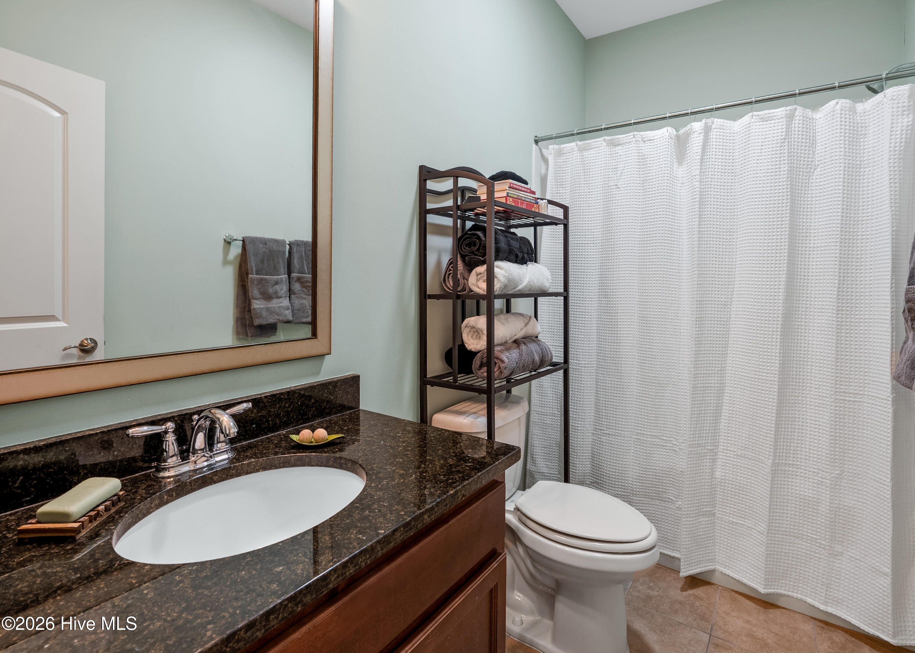 100553869 | Photo 11