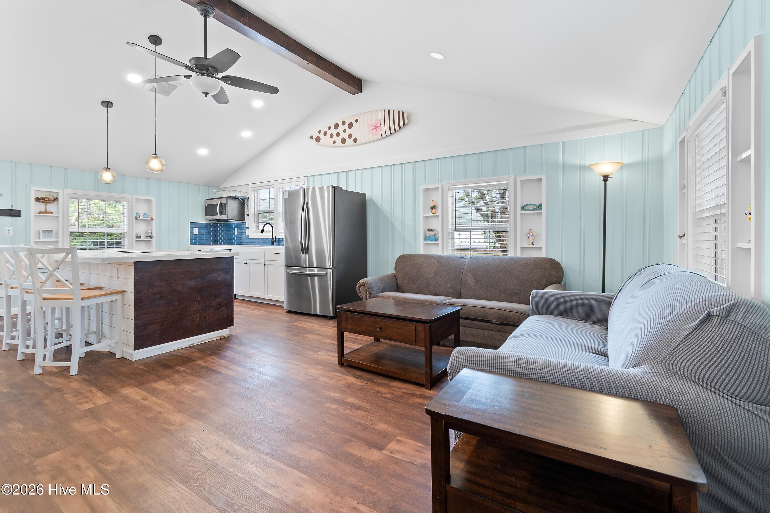 100553735 | Photo 12