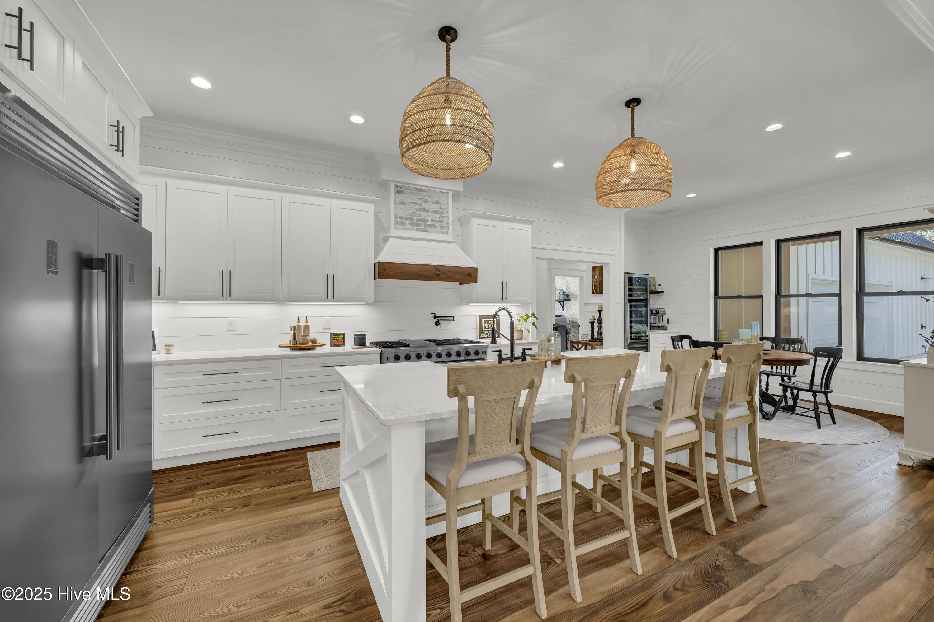 100543127 | Photo 16