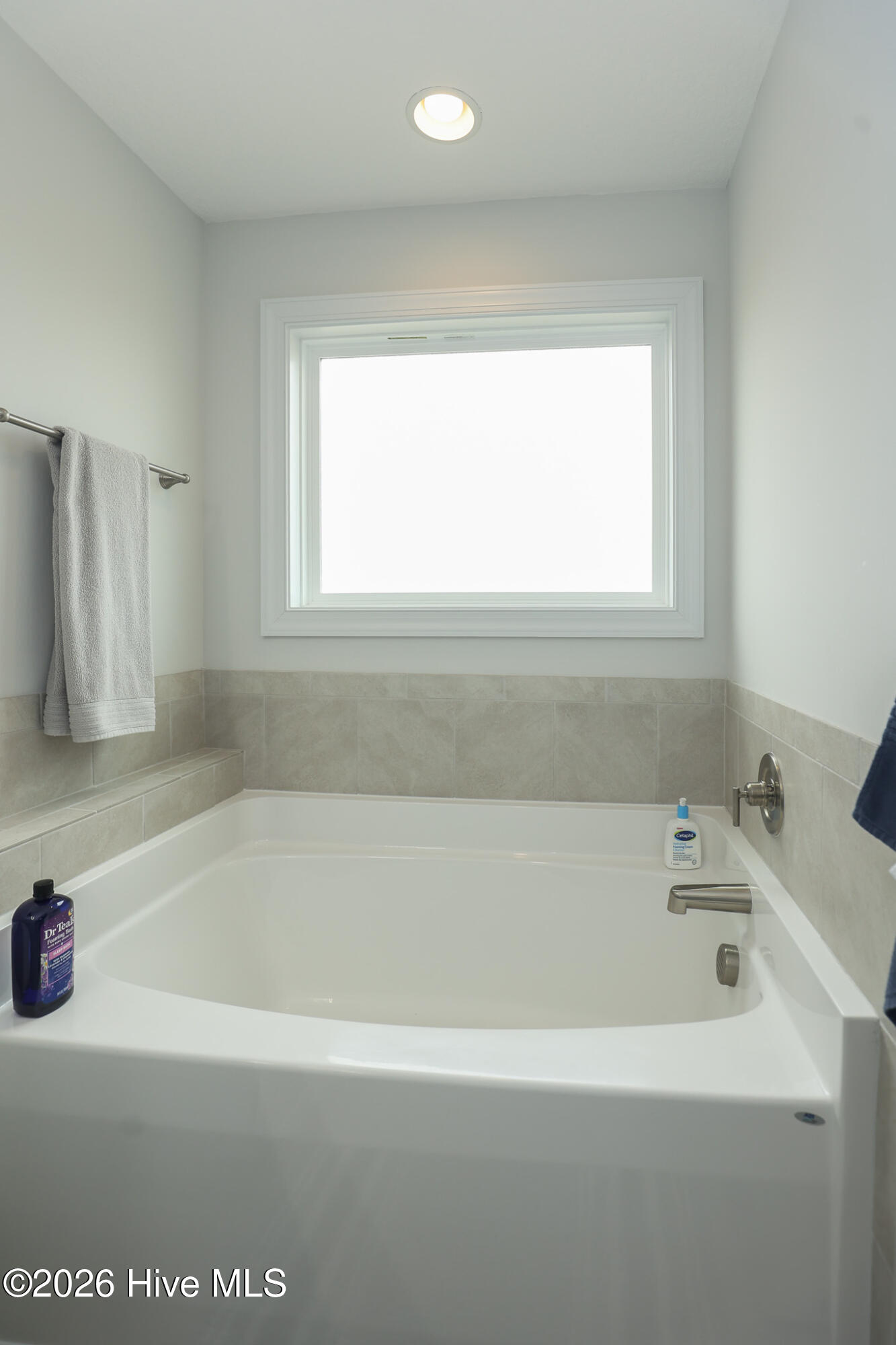 100566791 | Photo 26