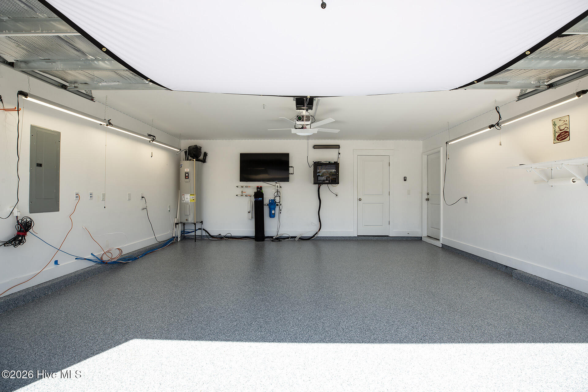 100550596 | Photo 49