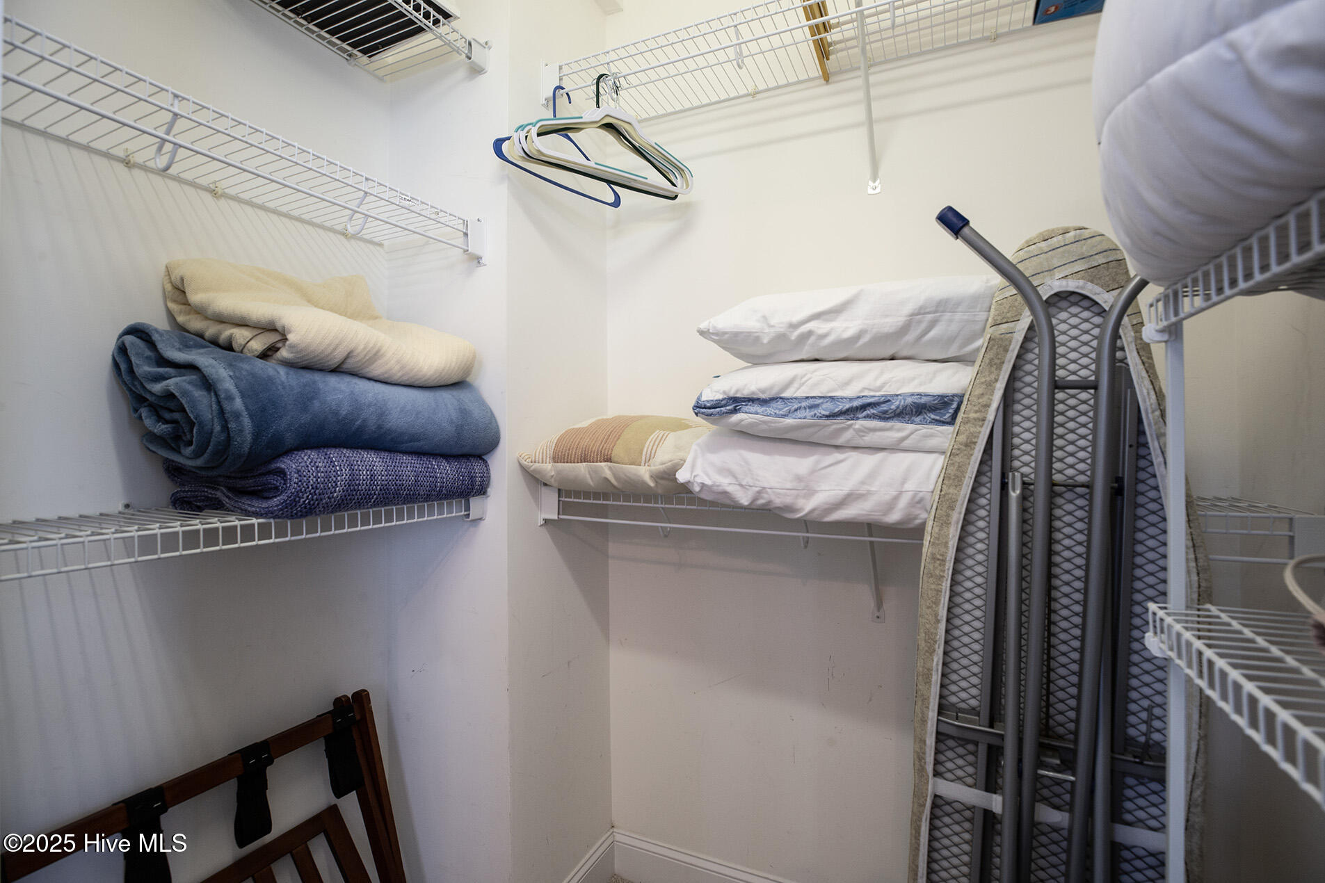 100557922 | Photo 23