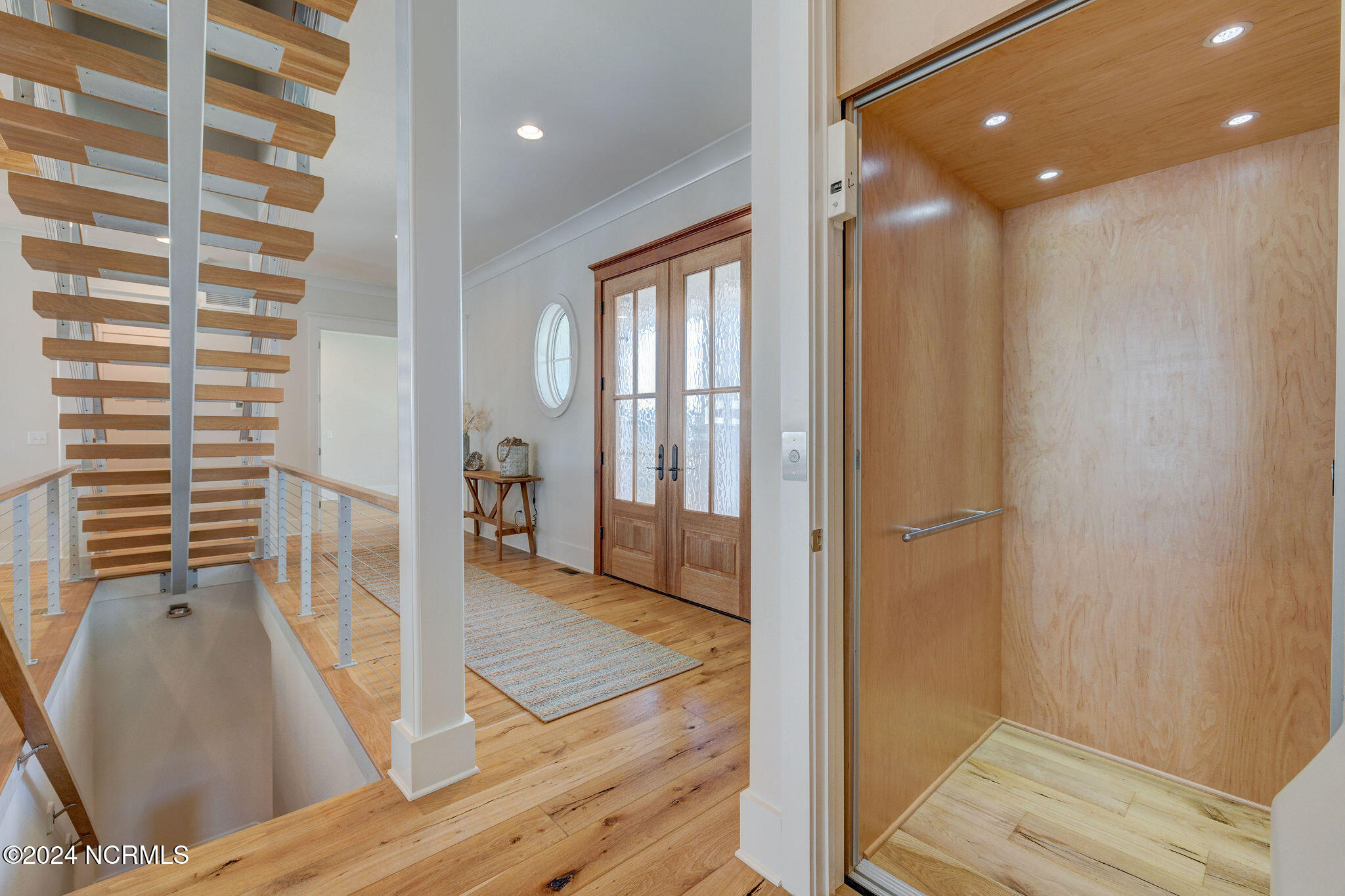 100547028 | Photo 12