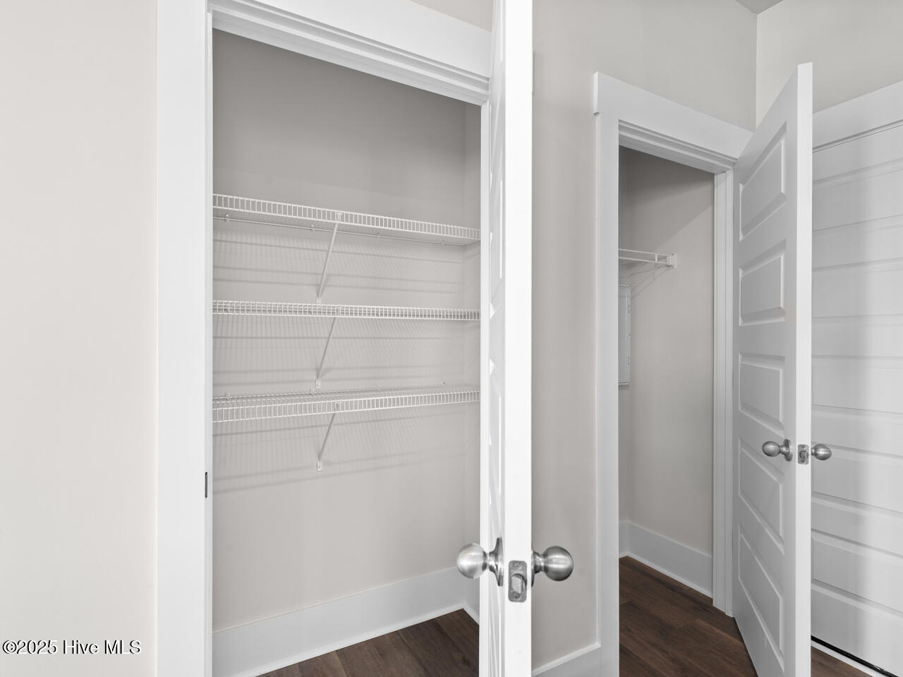 100537145 | Photo 13