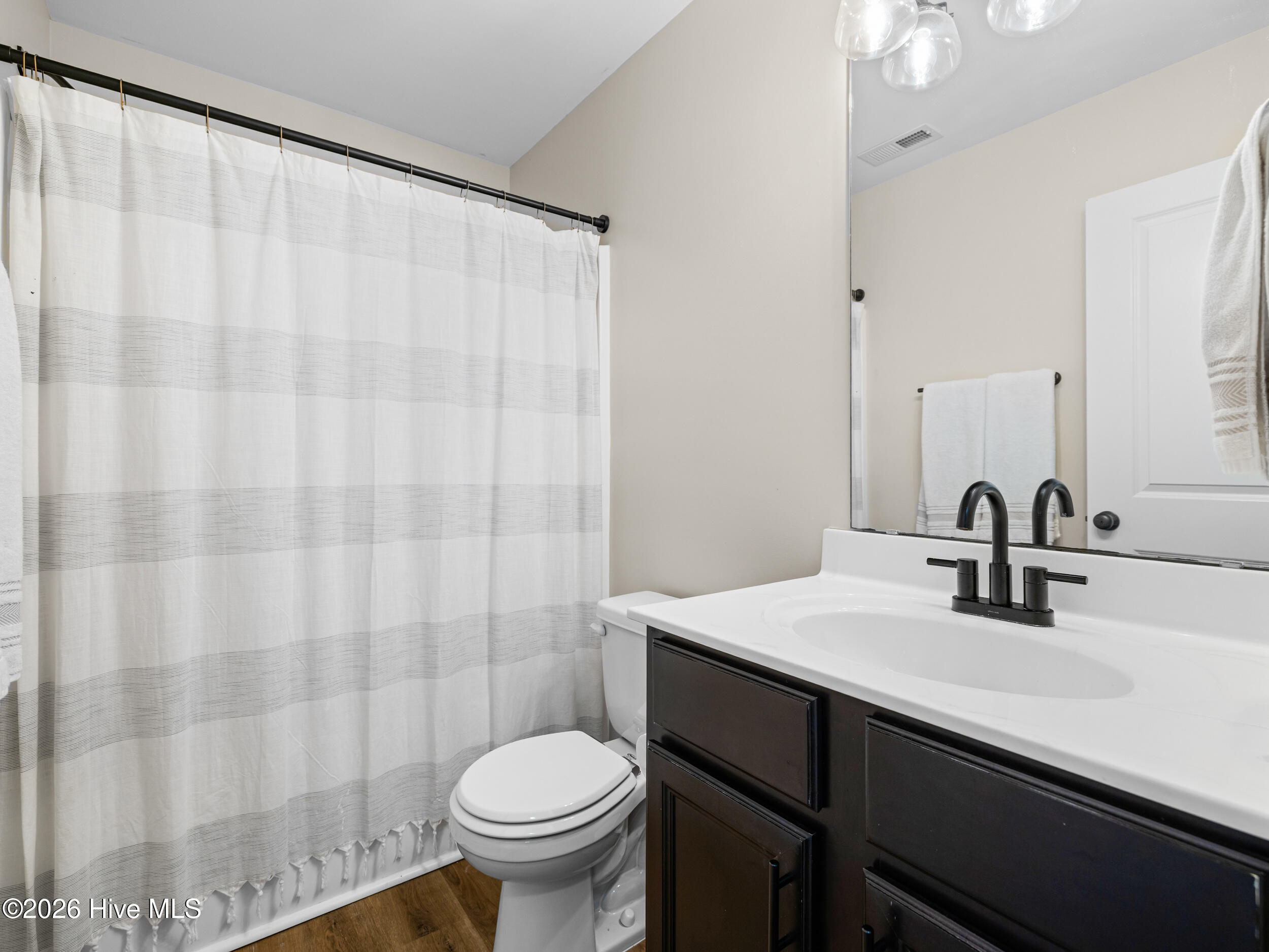 100566633 | Photo 54