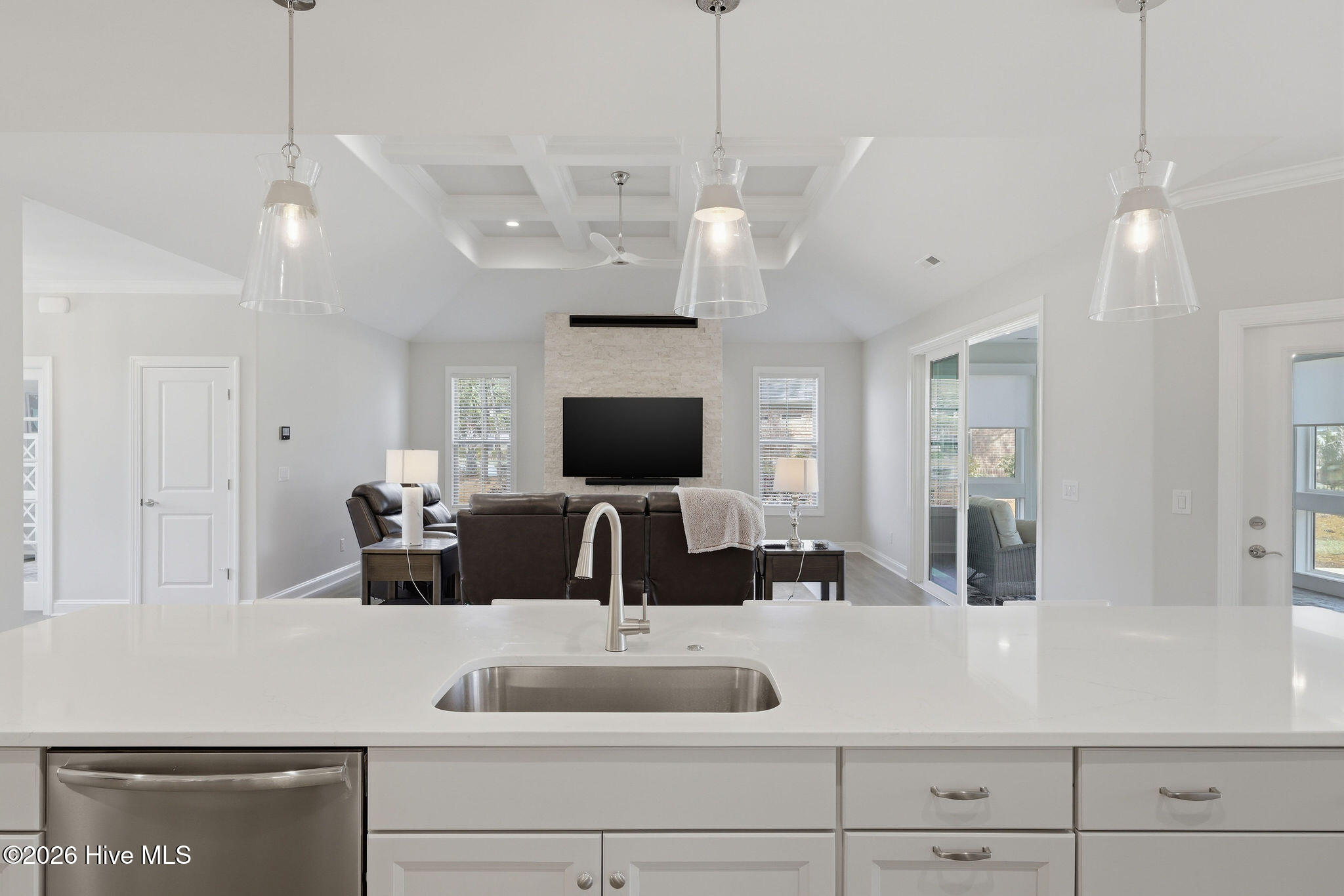 100564849 | Photo 27