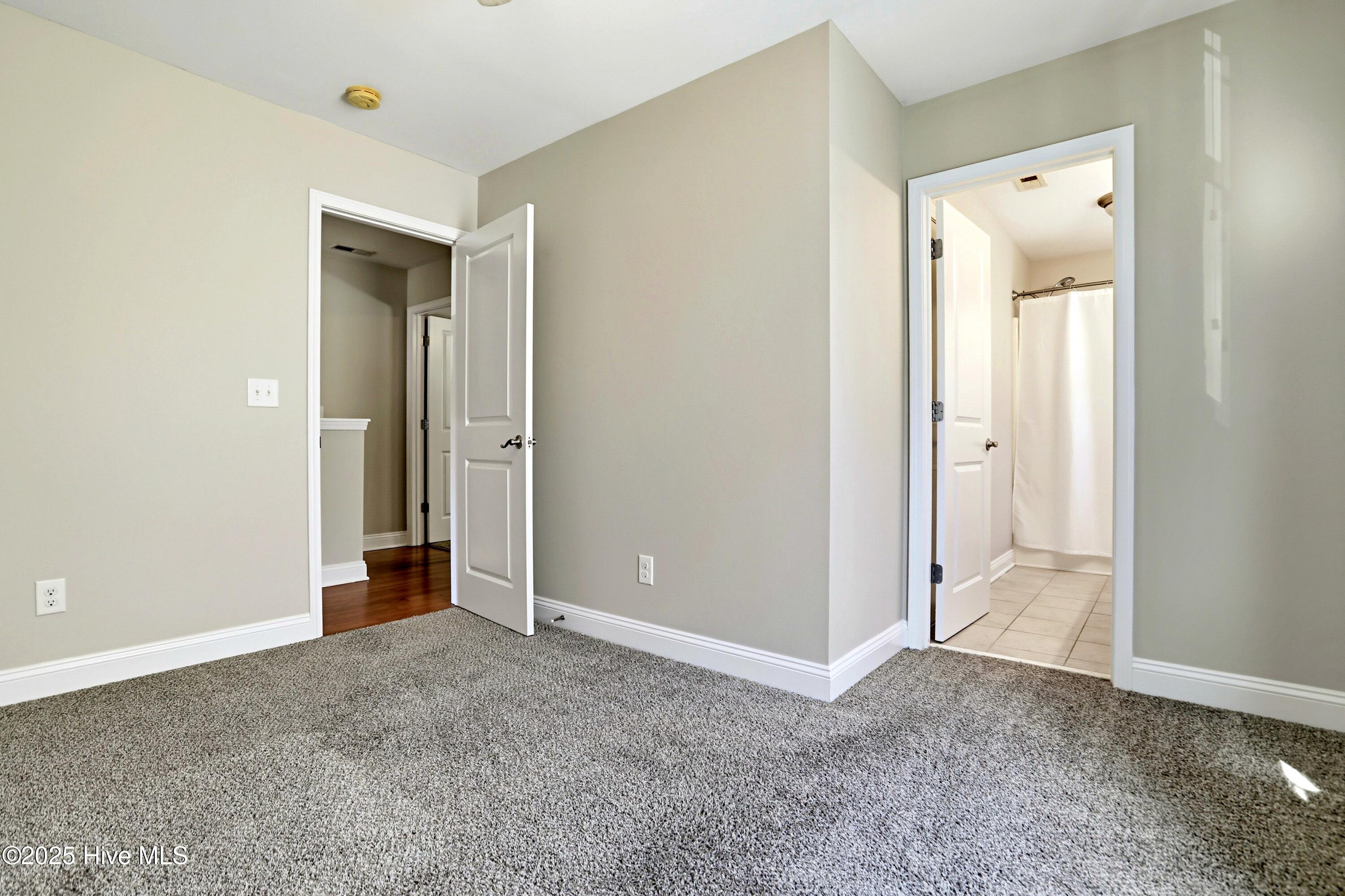 100539974 | Photo 36