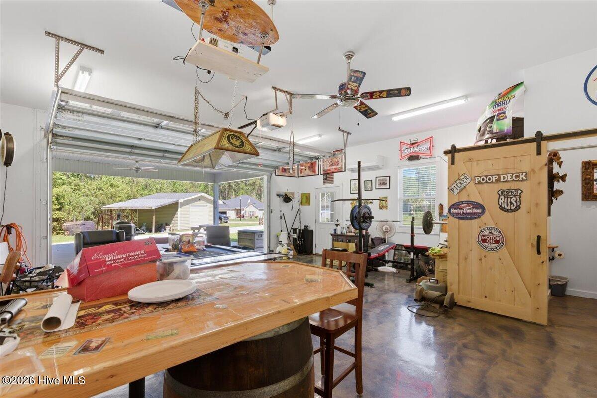 100568053 | Photo 43