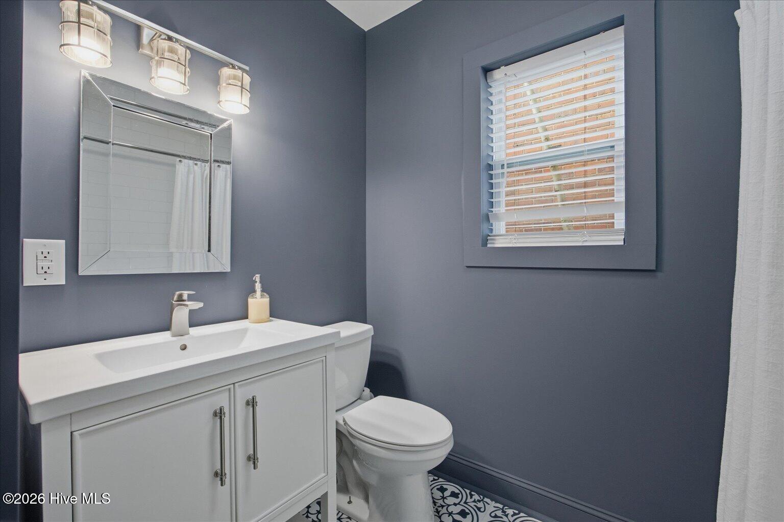 100557865 | Photo 13