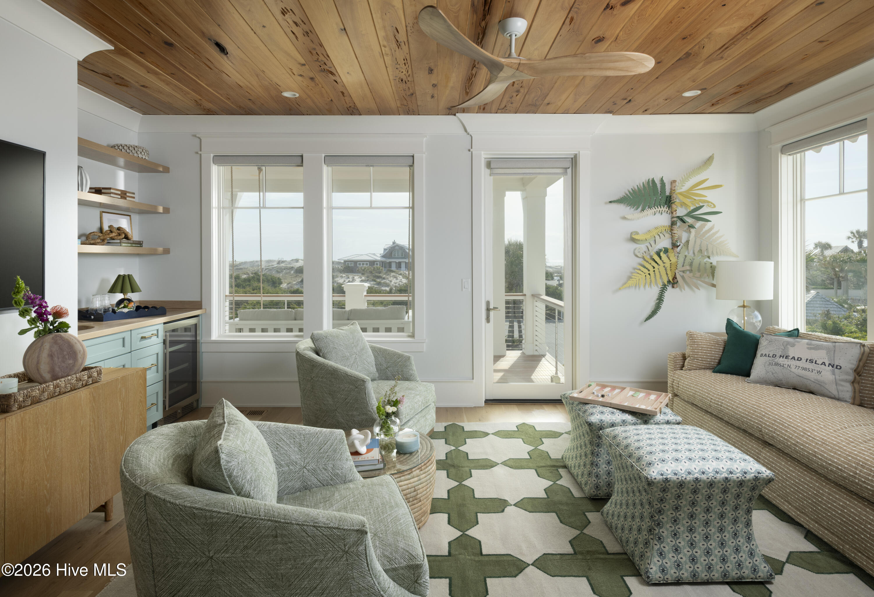 100569969 | Photo 49