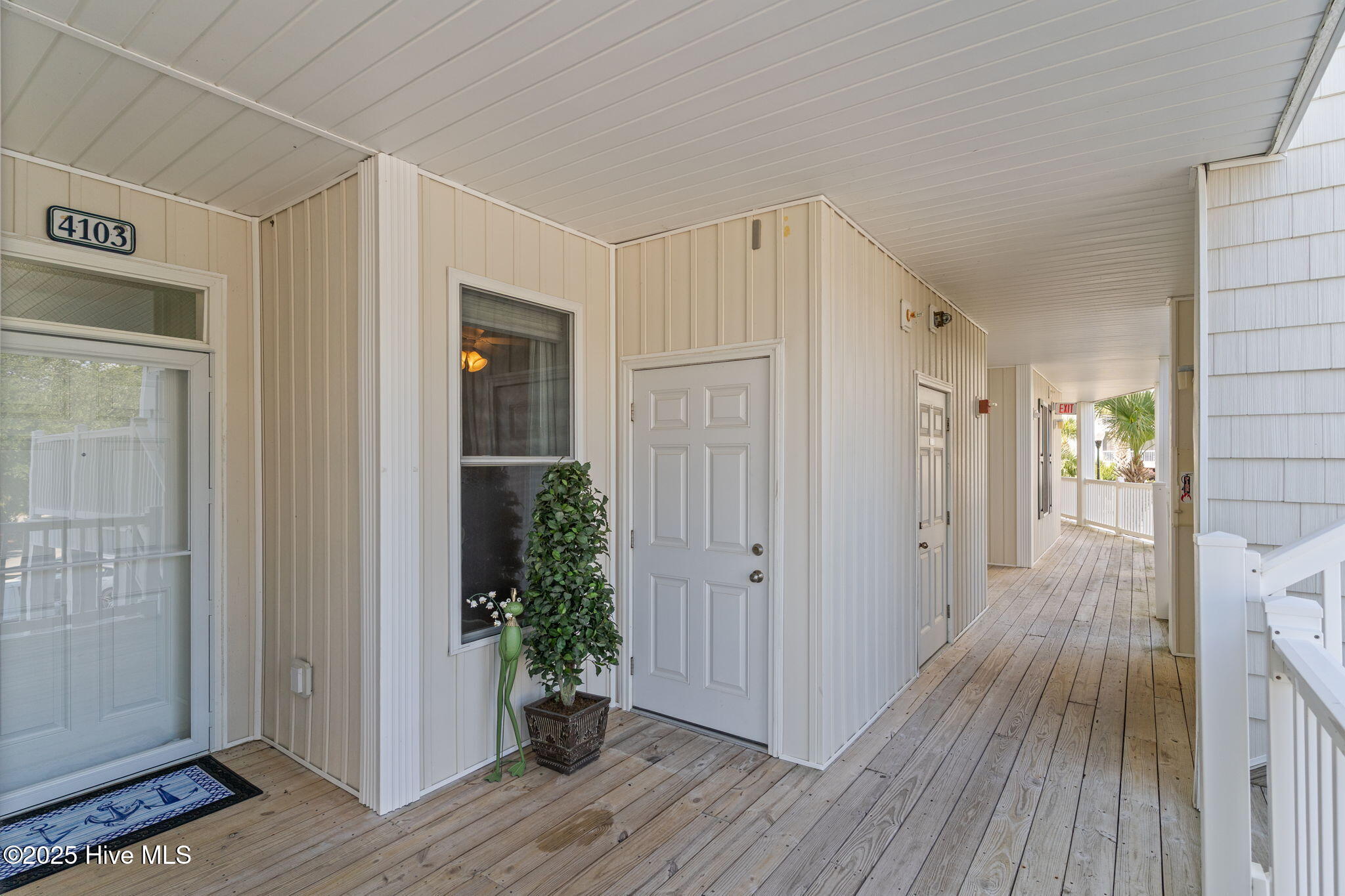 100531707 | Photo 57