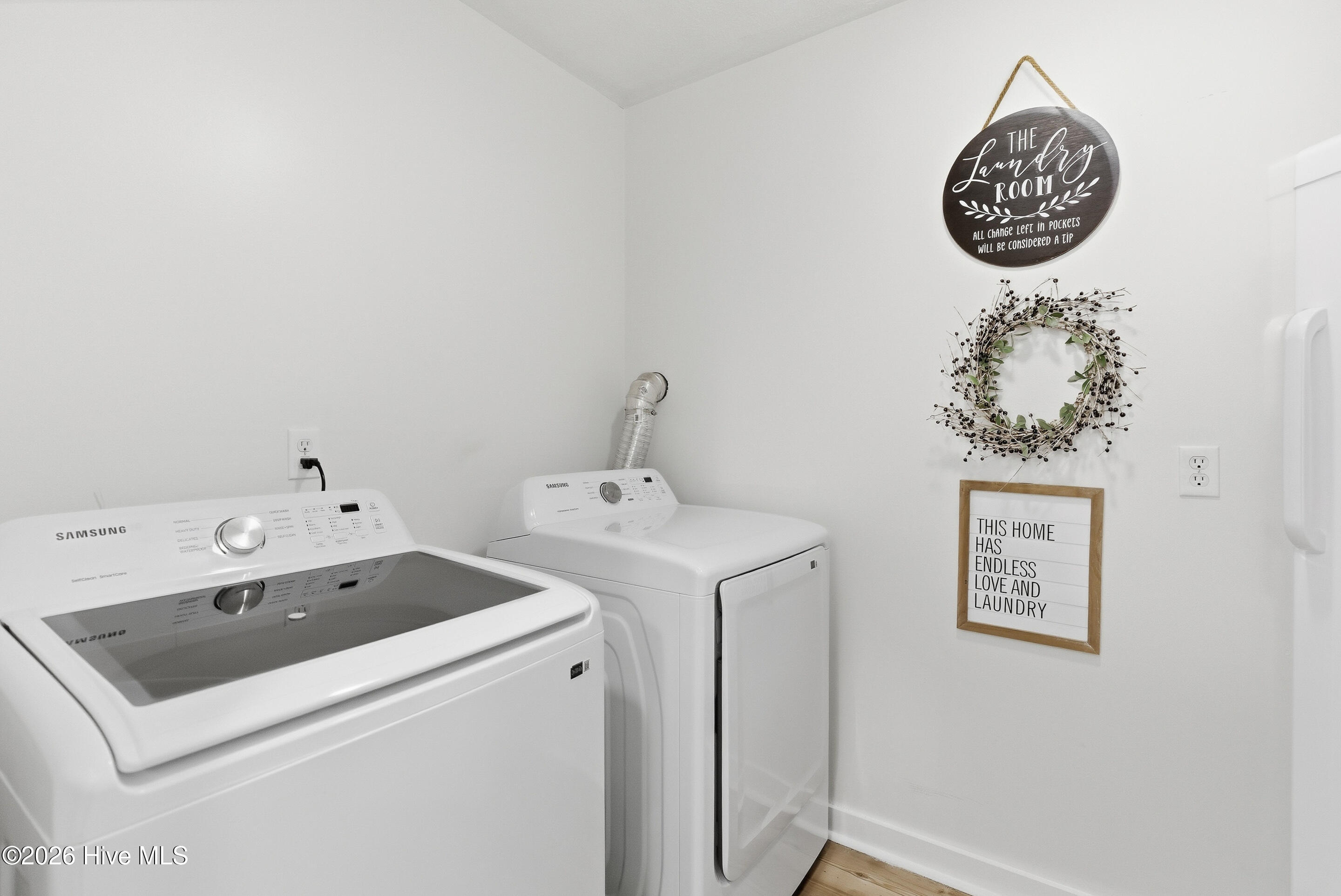 100556349 | Photo 33