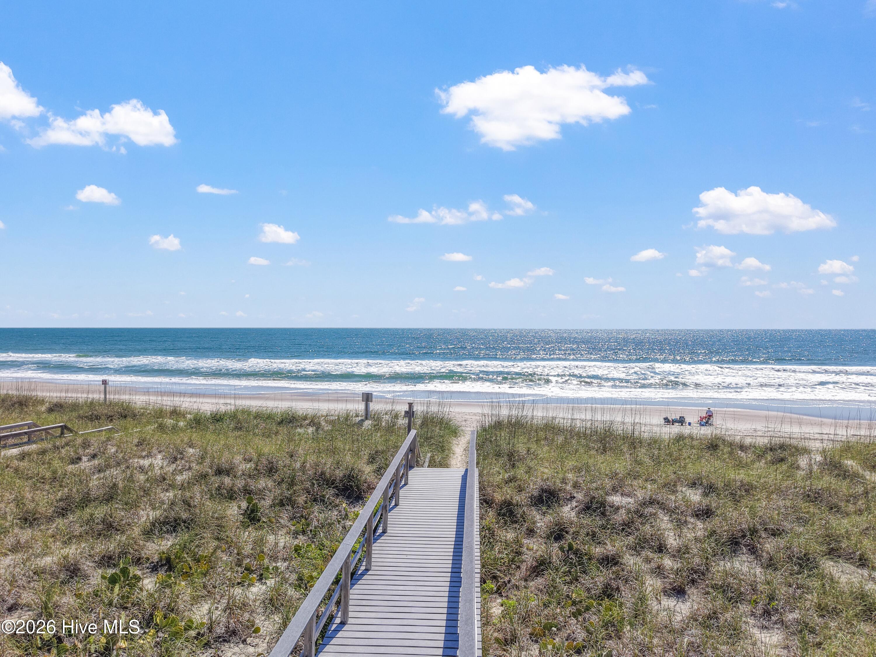 100570489 | Photo 65