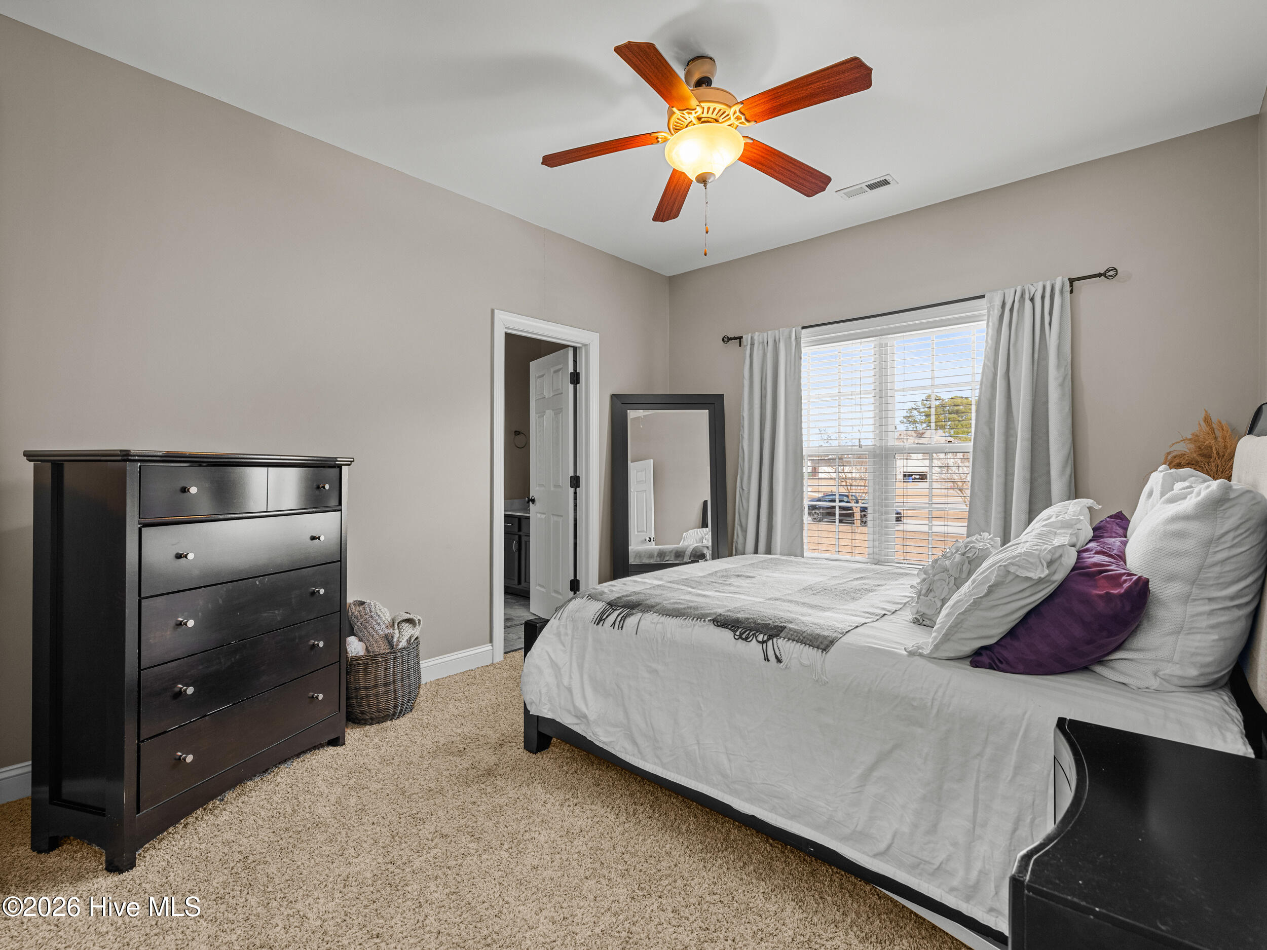 100557590 | Photo 60