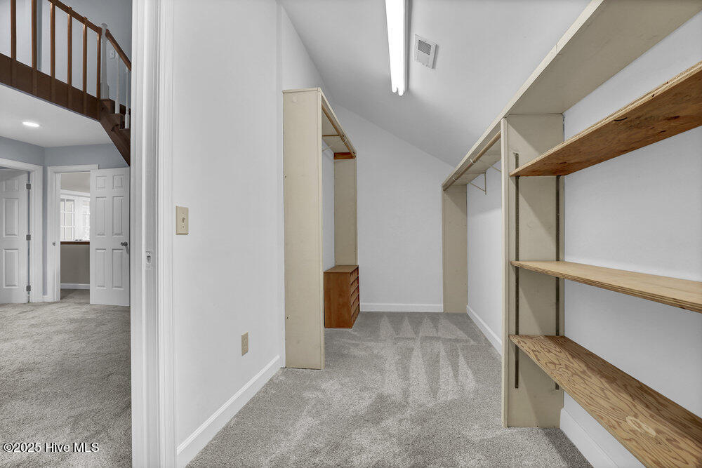 100542503 | Photo 32