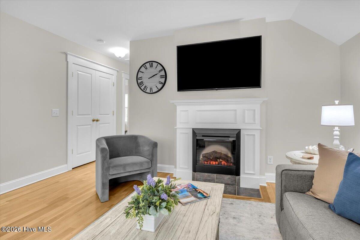 100556274 | Photo 25