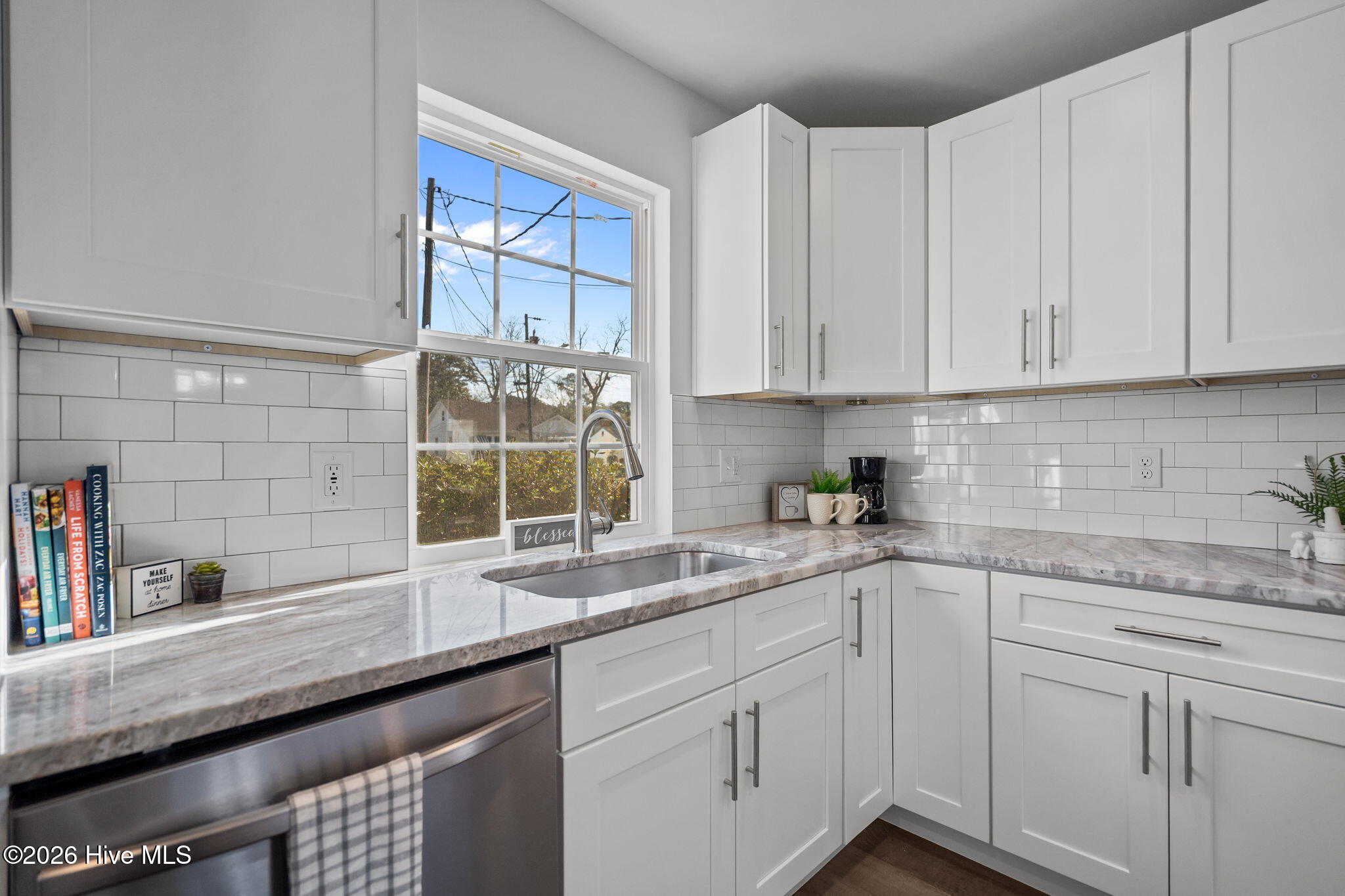 100550477 | Photo 12