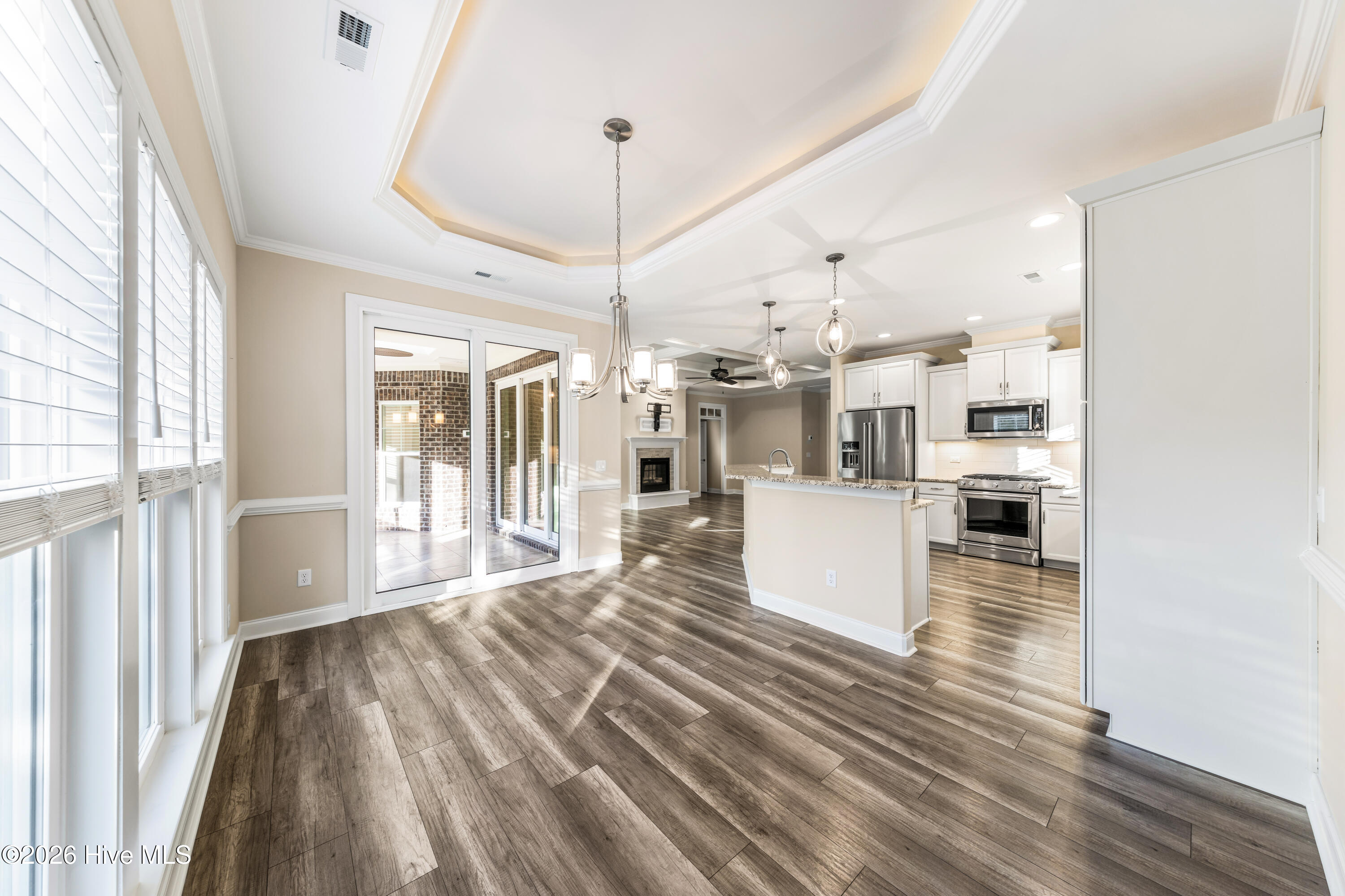 100536175 | Photo 18